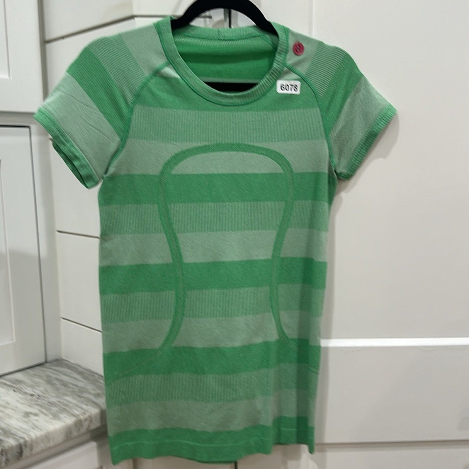 (6078)  🍋 LULULEMON RUN: Swiftly Tech Short Sleeve Crew Sz 8 **LOVED *RARE