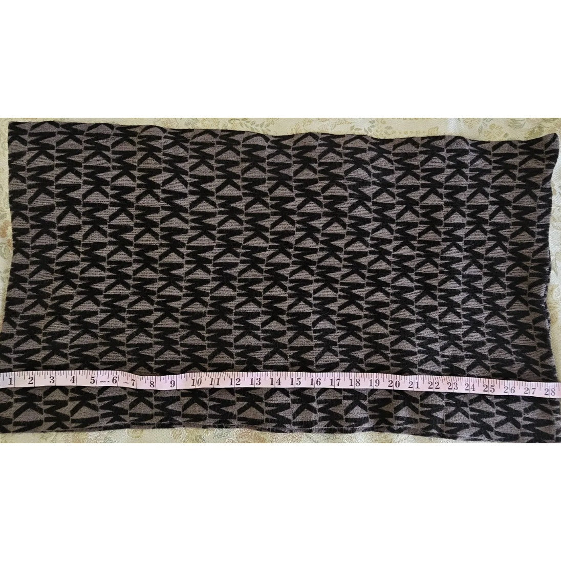 0258 Michael Kors MK Monogram Infinity Scarf Black & Brown Logo Knit Winter Wrap