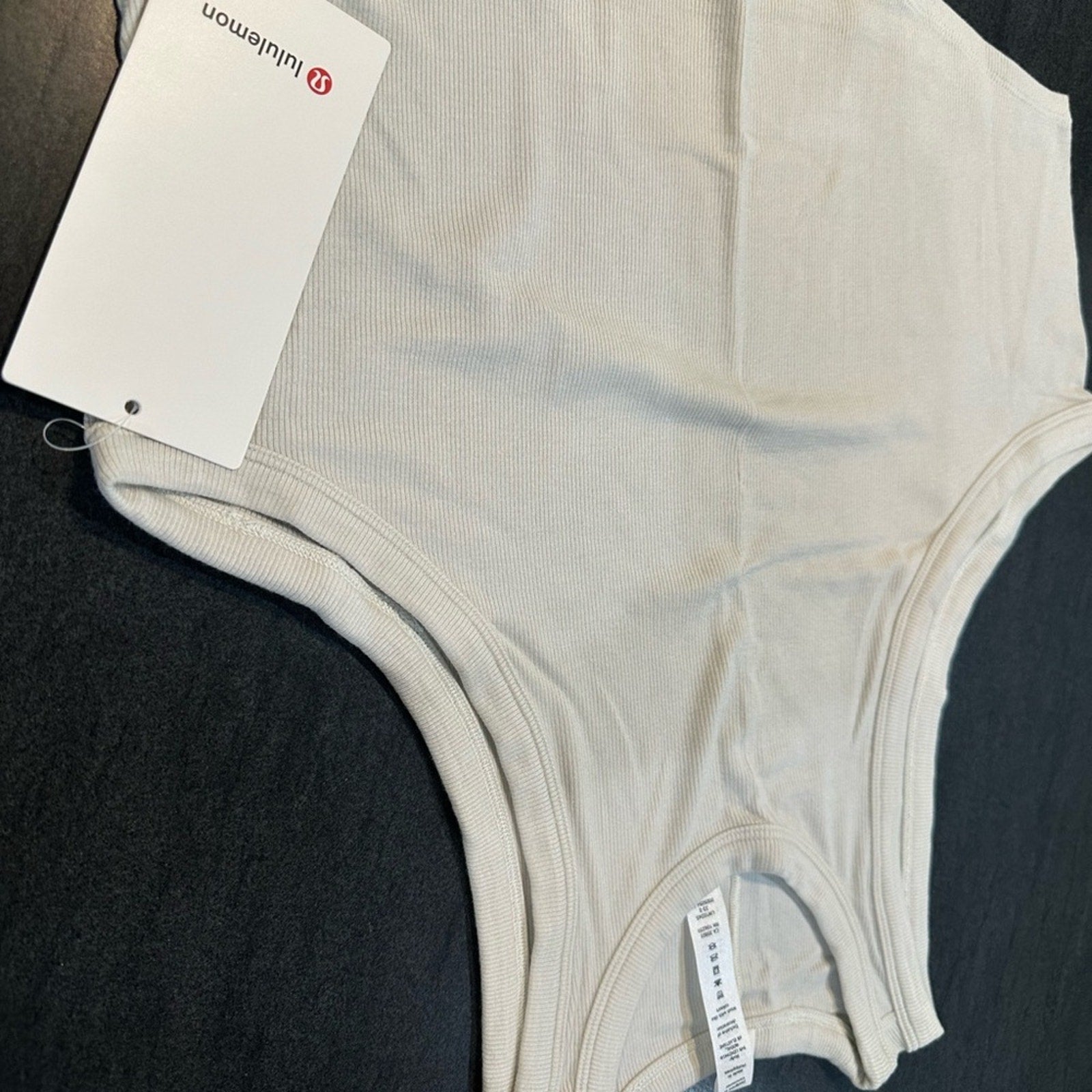 6561 NWT LululemonHold Tight Cropped Tank Top Sz 12 ** SOLD OUT