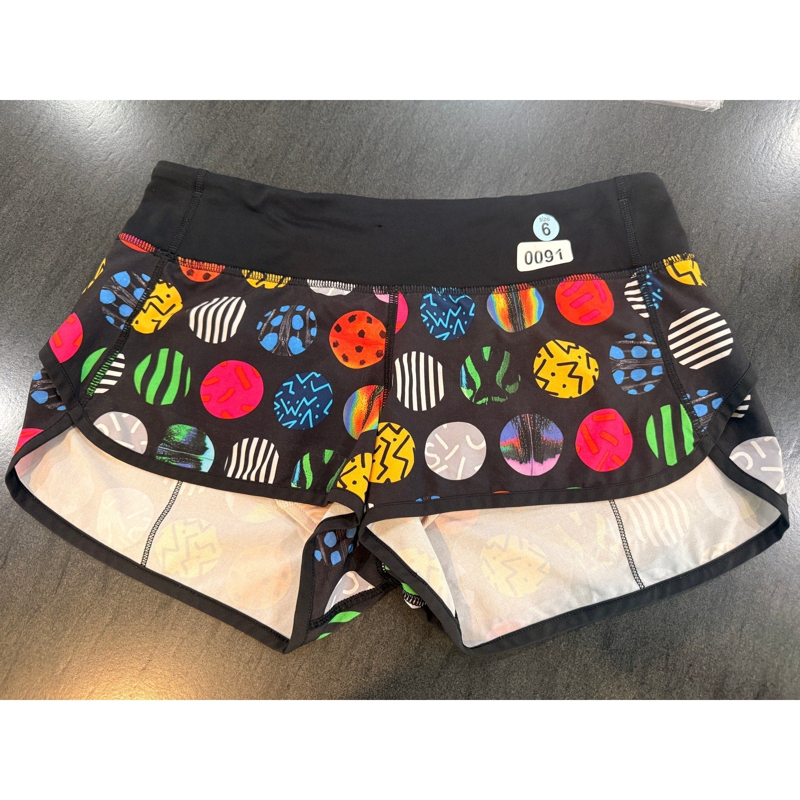 91 - LULULEMON Speed Short 2015 Seawheeze - Circle Pills Sz 6