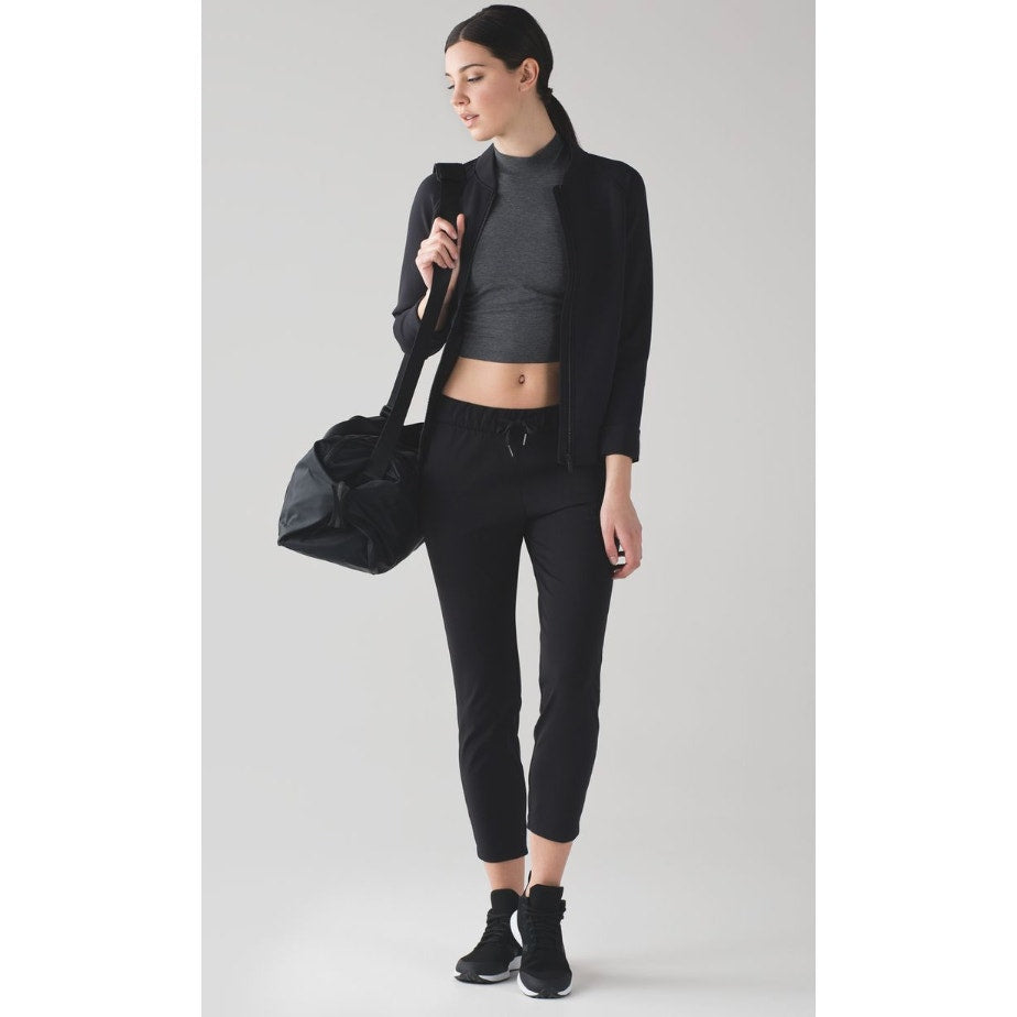 363 LULULEMON On The Fly Pant in Black in Sz 6