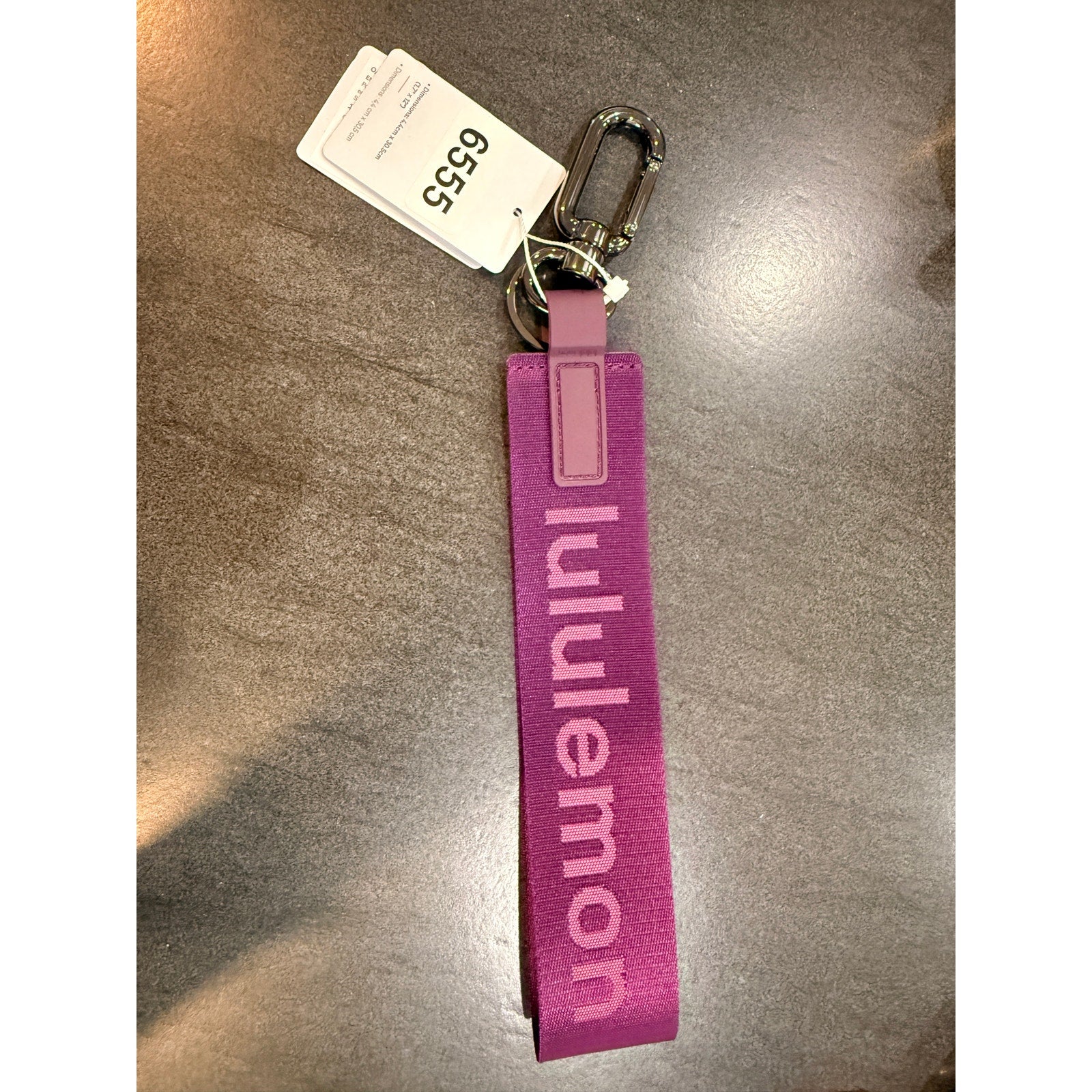 6555 NWT Lululemon Never Lost Keychain- DRAMATIC MAGENTA/WSD MAUVE *SOLD OUT