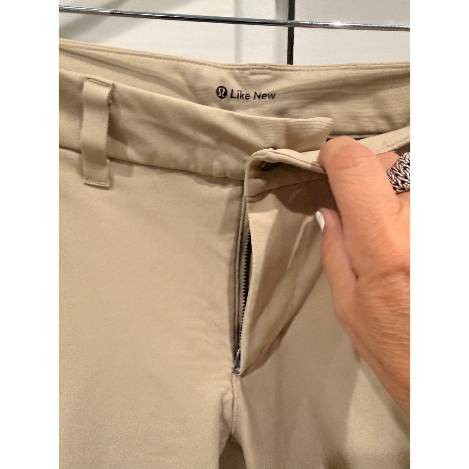 413 - LULULEMON Commission Pant Slim 32" *Warpstreme Trench in 29W