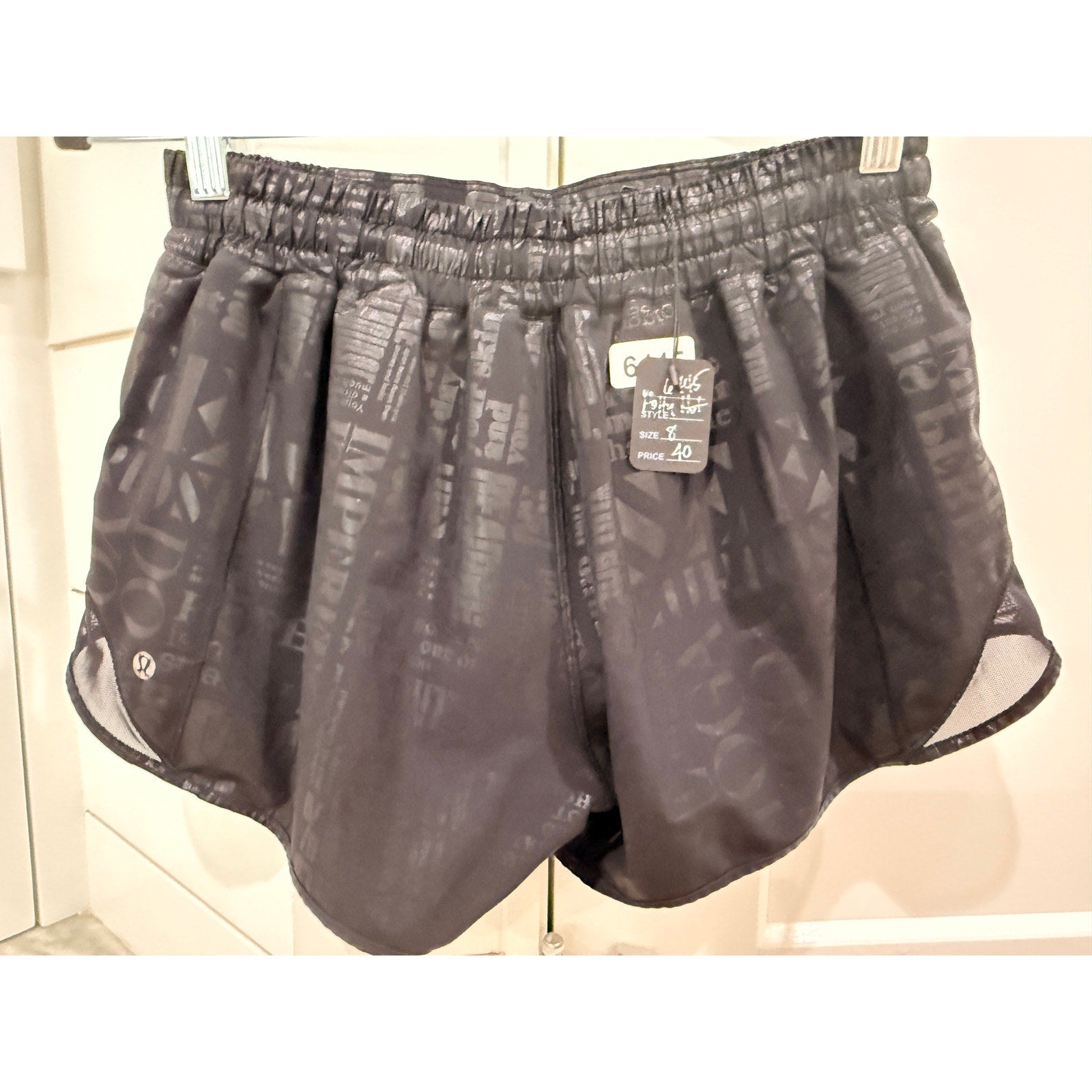 6445 Lululemon Hotty Hot Short II *Long 4" 20YR Manifesto Foil *LOGO Fade