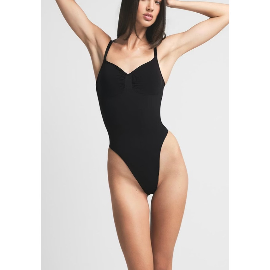 377 - SKIMS SEAMLESS SCULPT Thong Bodysuit on ONXY in L/XL