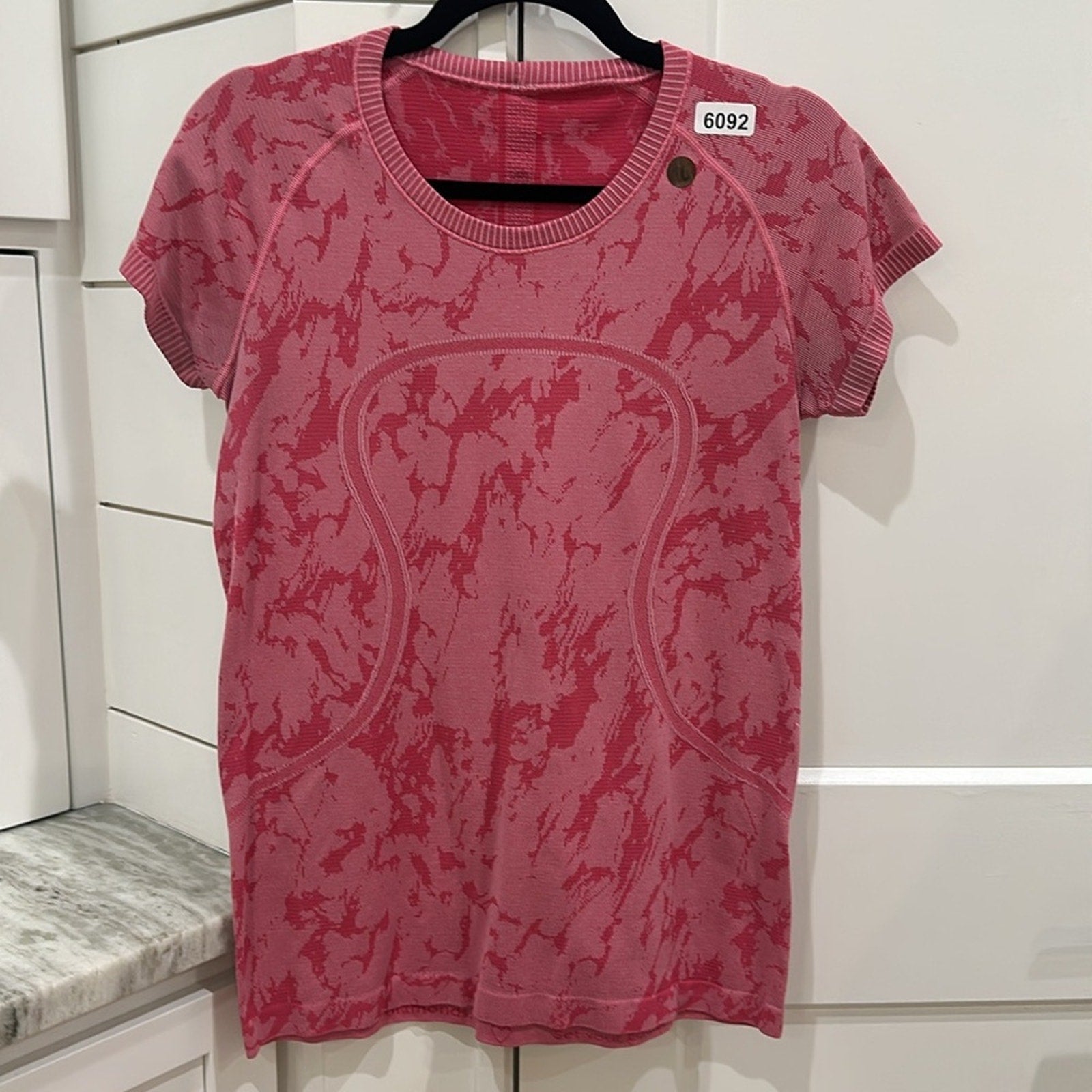6092 - LULULEMON RUN: Swiftly Tech Short Sleeve Crew Sz 10 **Loved *RARE