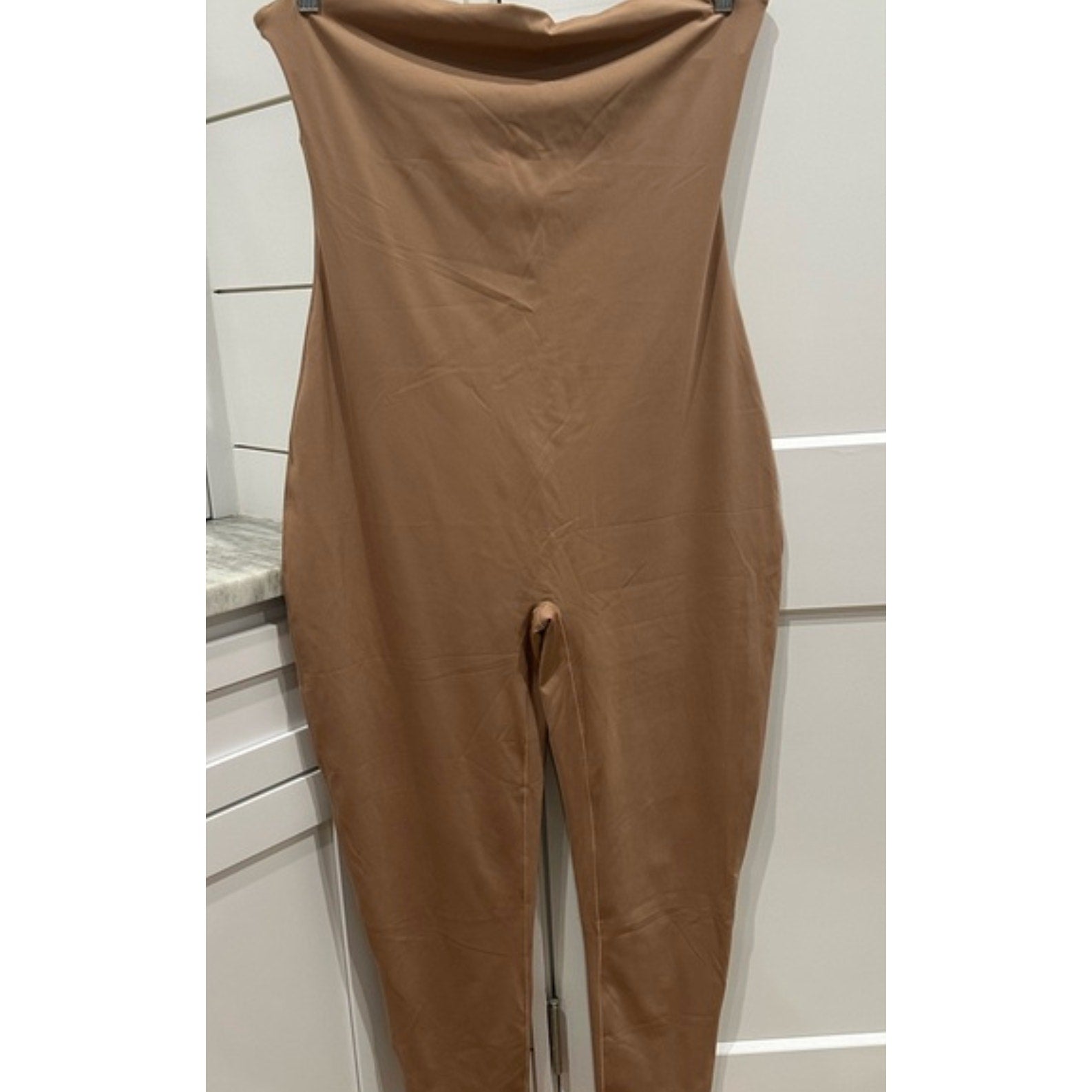 2438 NWOT SKIMS FITS EVERYBODY STRAPLESS CATSUIT in OCHRE(?) Sz 3X