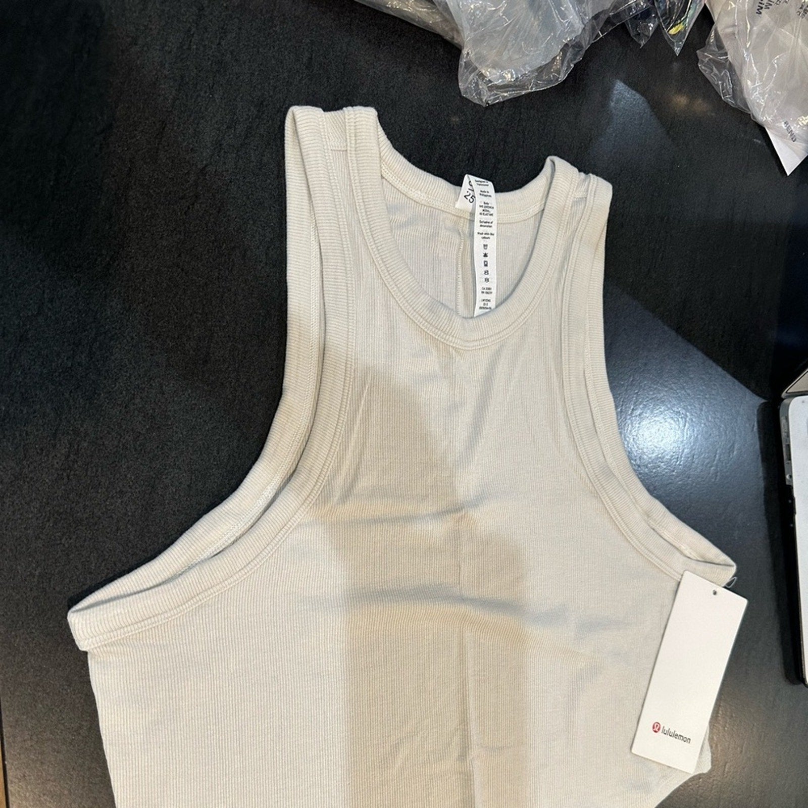6561 NWT LululemonHold Tight Cropped Tank Top Sz 12 ** SOLD OUT