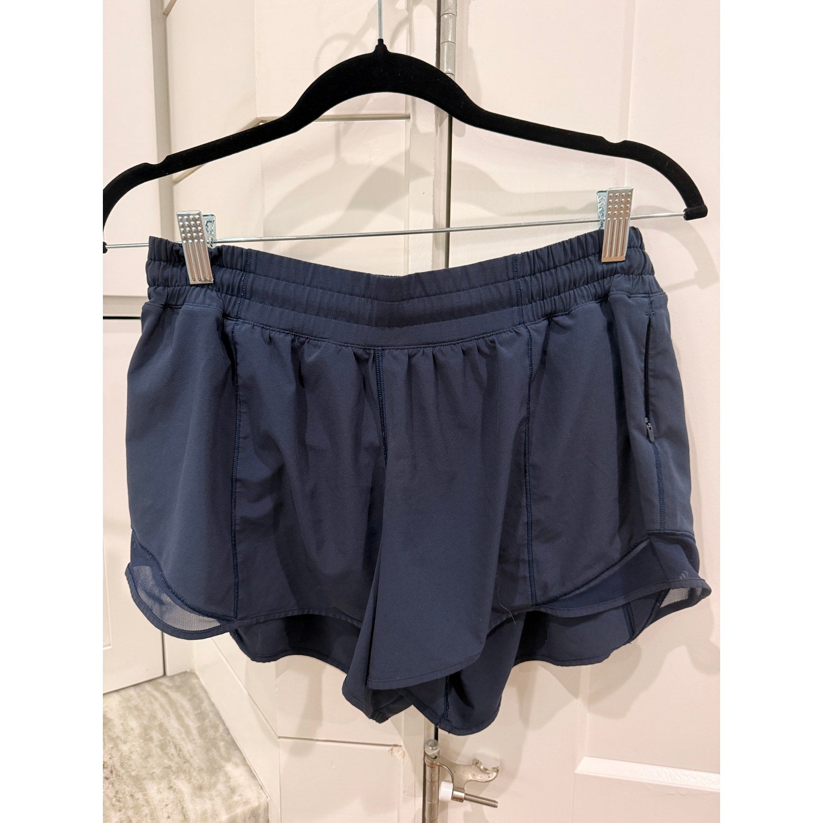 6726 Lululemon Hotty Hot Short II *Long 4" True Navy in Sz 10 TALL *LOVED