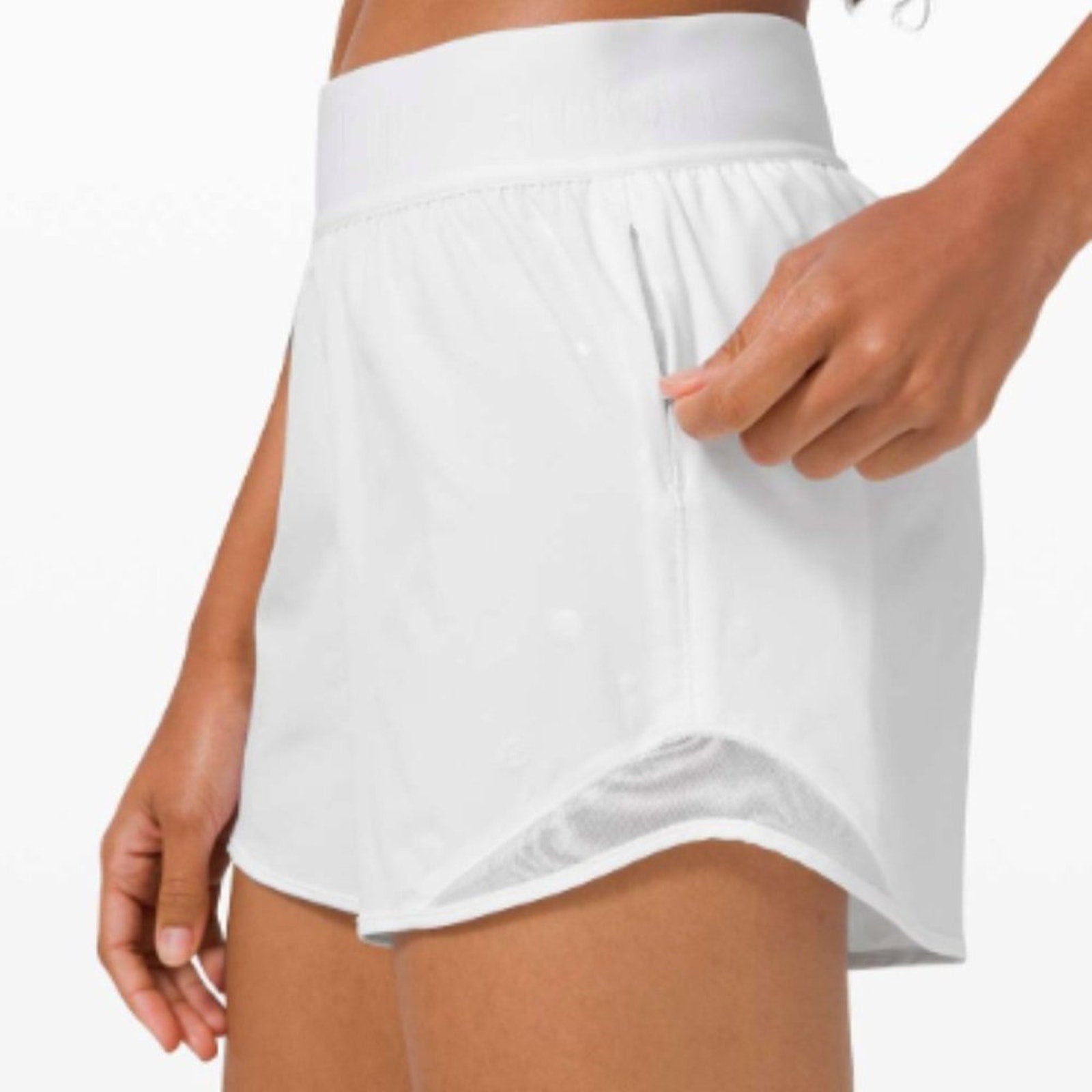 2179 LULULEMON Hotty Hot 4" Foil Logo Sz 4 **LOVED**RARE