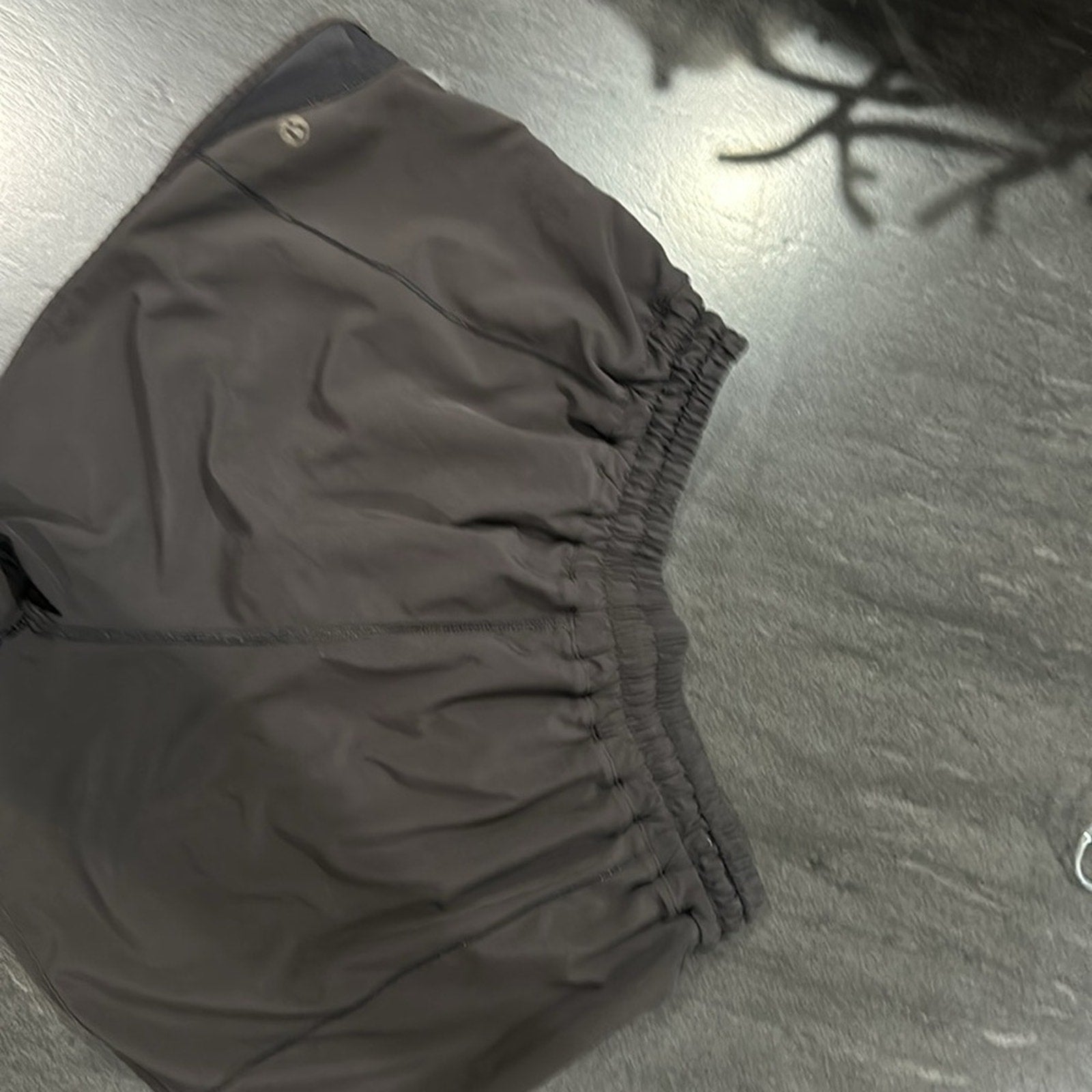 (6271) LULULEMON Hotty Hot Short 4" Sz 10 **LOVED *logo faded