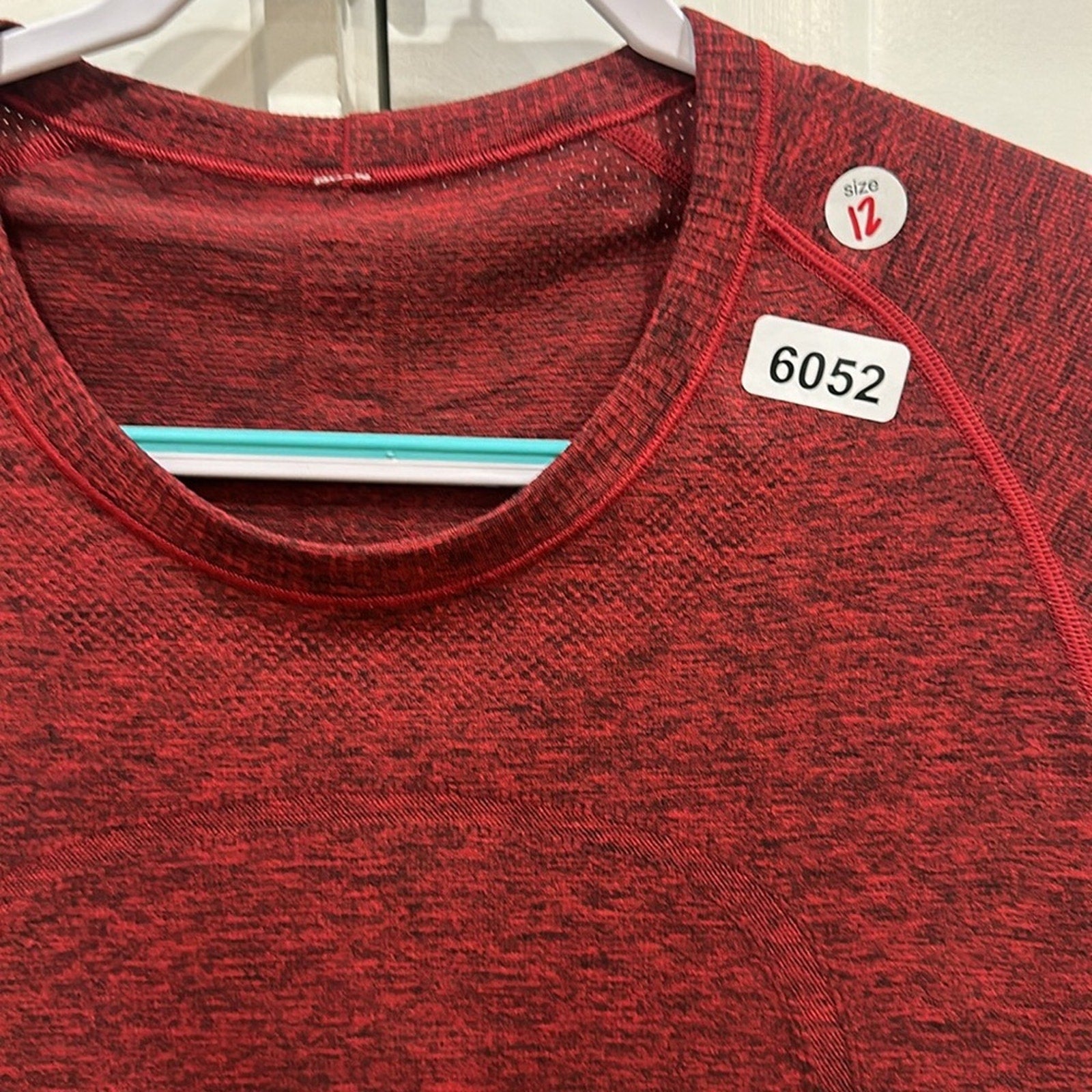 (6052)  🍋 LULULEMON RUN: Swiftly Tech Long Sleeve Crew Sz 12 *EUC