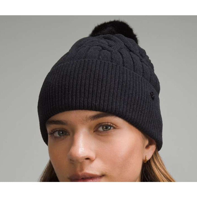 0255 NWT Lululemon Womens Cable-Knit Pom-Pom Beanie in BLACK