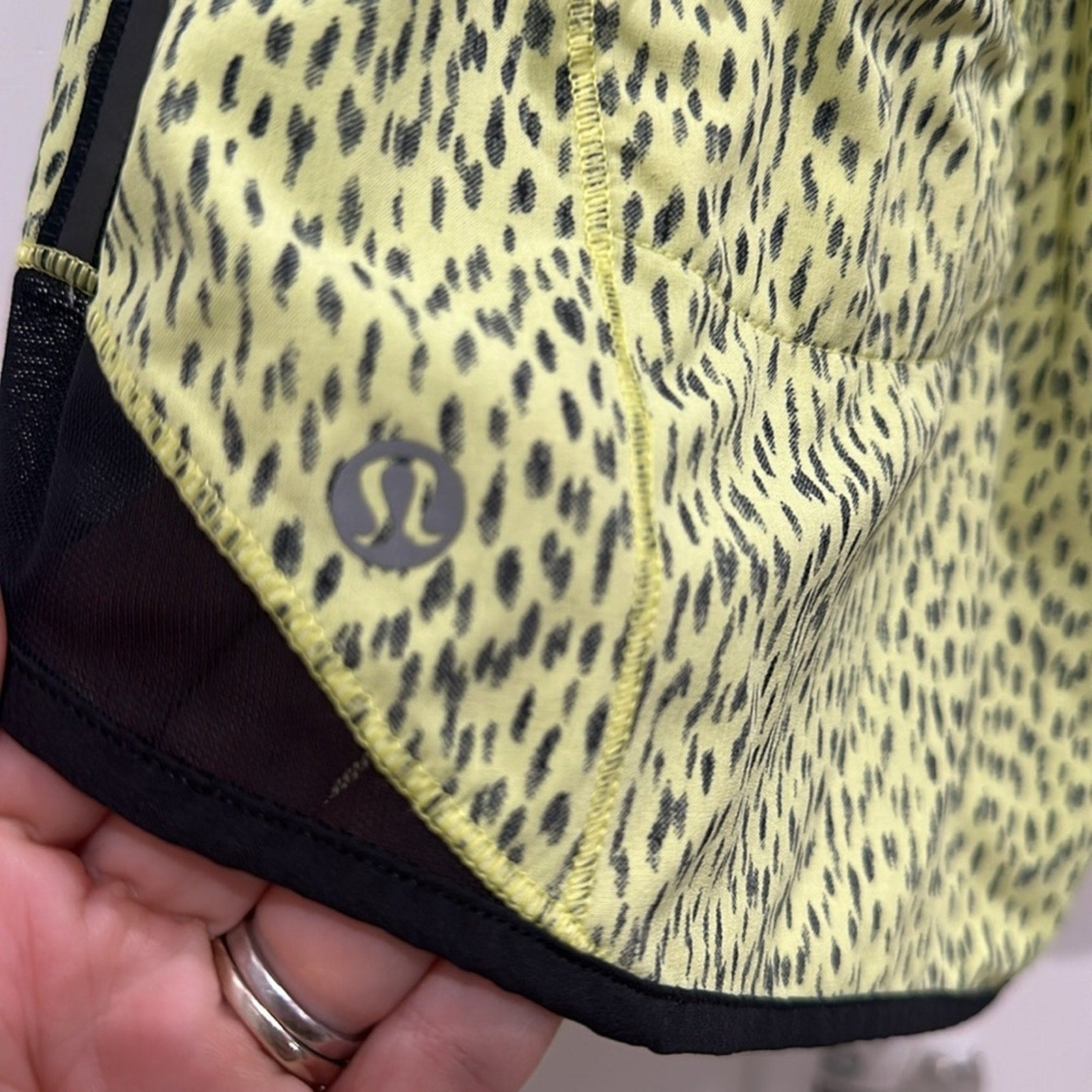 (6020) LULULEMON Hotty Hot Short  Sz 6