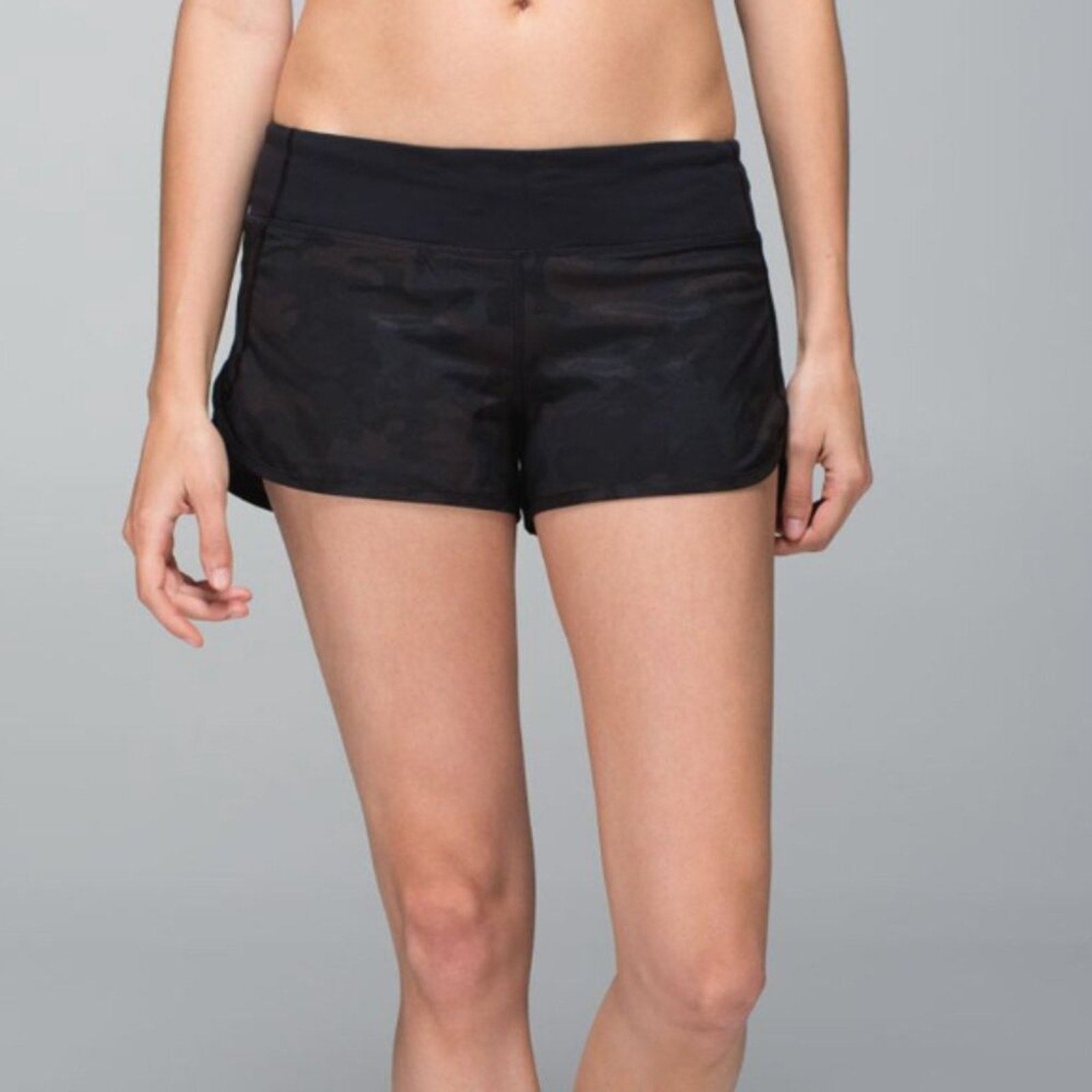 6966 Lululemon Run: Speed Short *4-way Stretch Savasana Camo - New Black sz 8