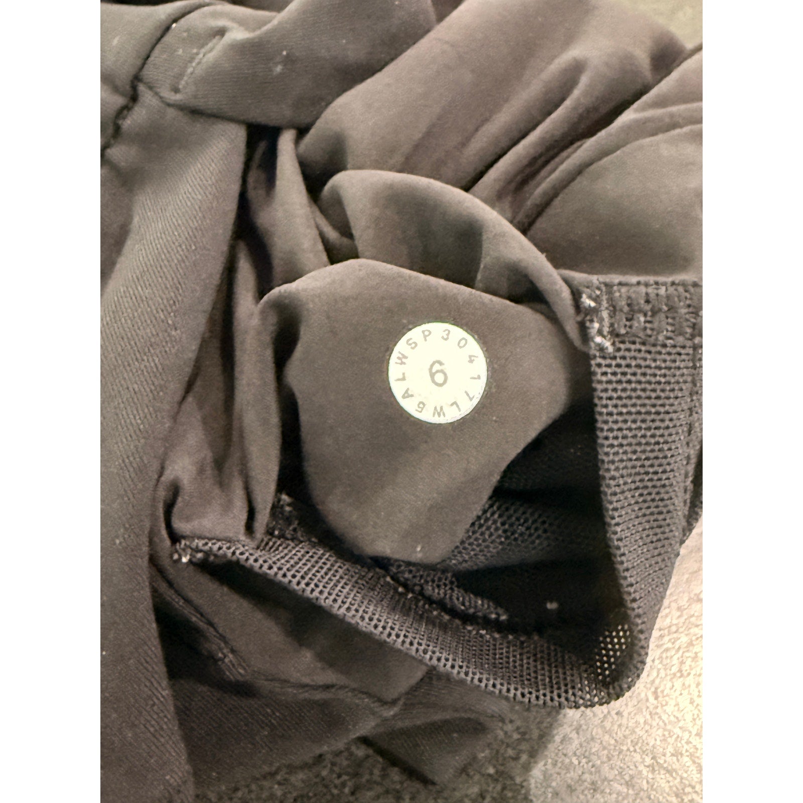 363 LULULEMON On The Fly Pant in Black in Sz 6