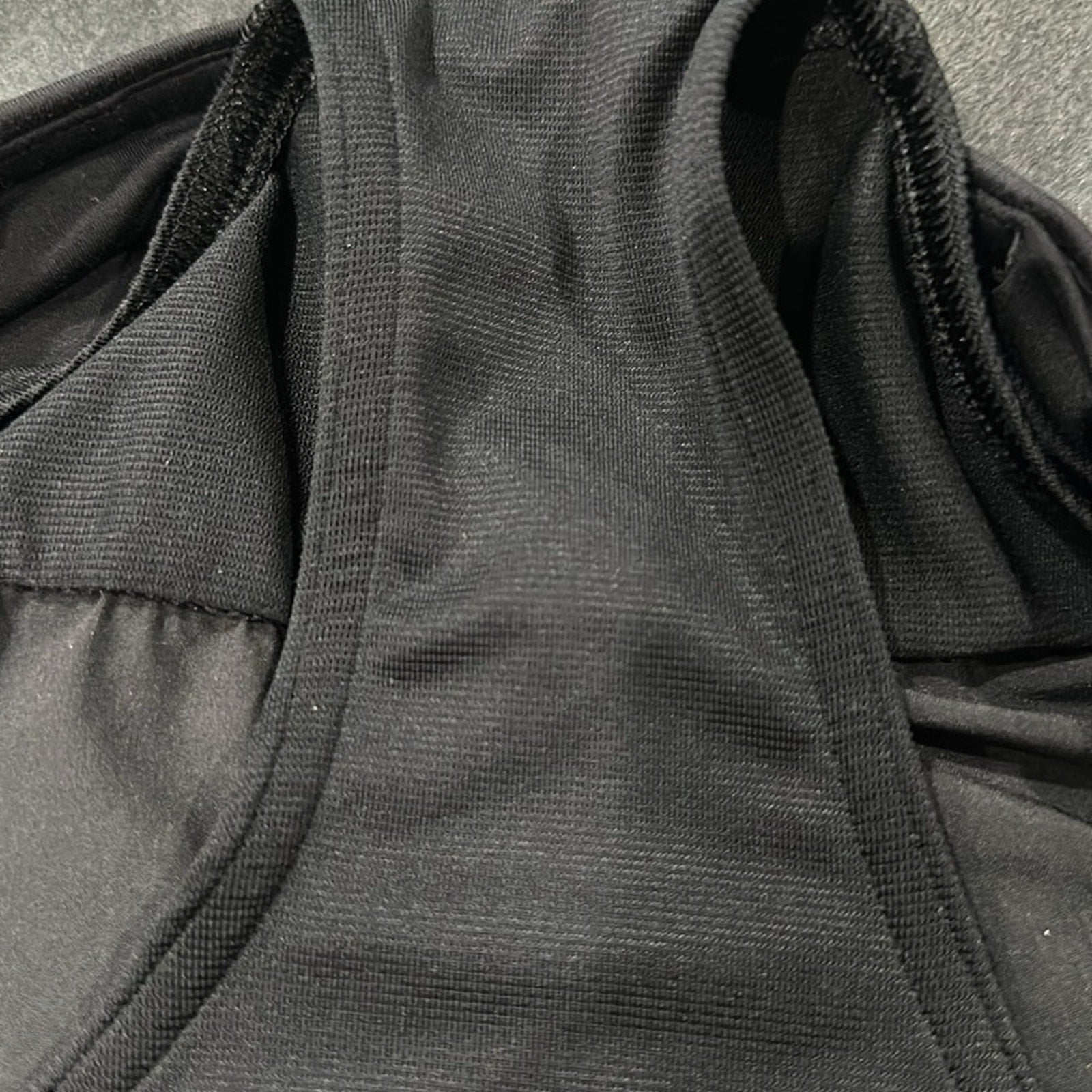 (6275) LULULEMON Run: Speed Short *Block-It Pocket in Sz 12 *BLACK