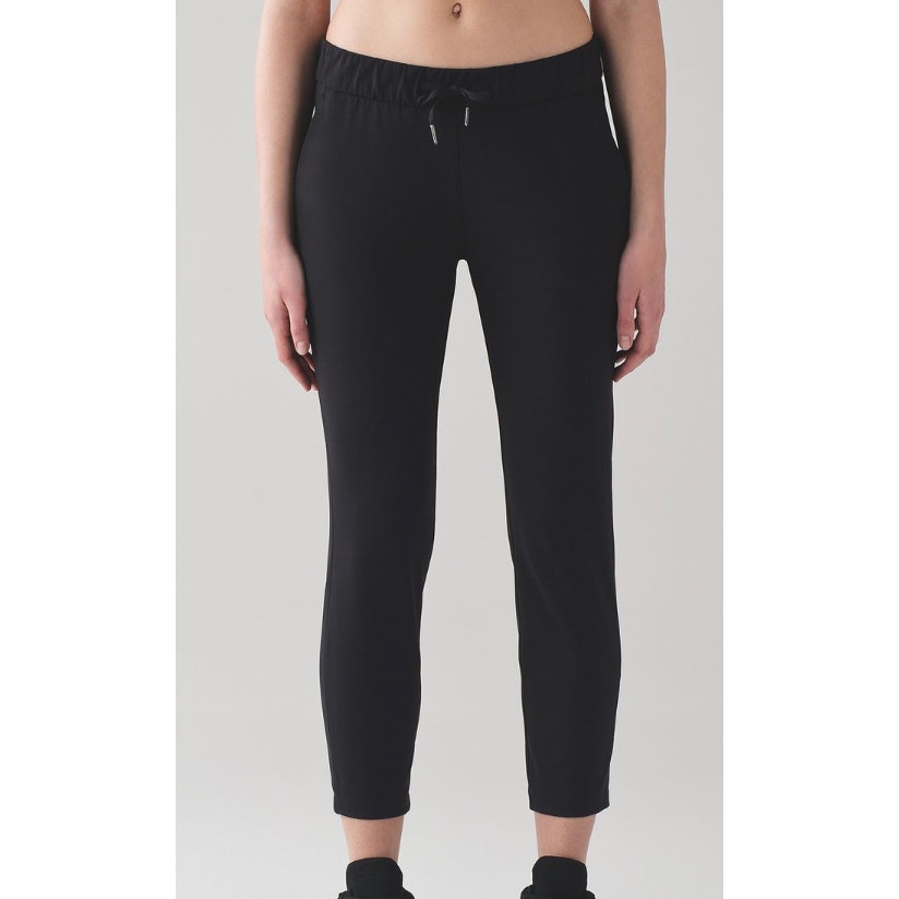 363 LULULEMON On The Fly Pant in Black in Sz 6