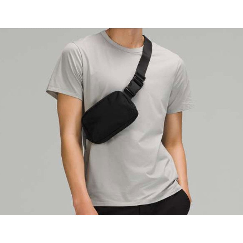 93 NWT LULULEMON Everywhere Belt Bag 1L *WHITE