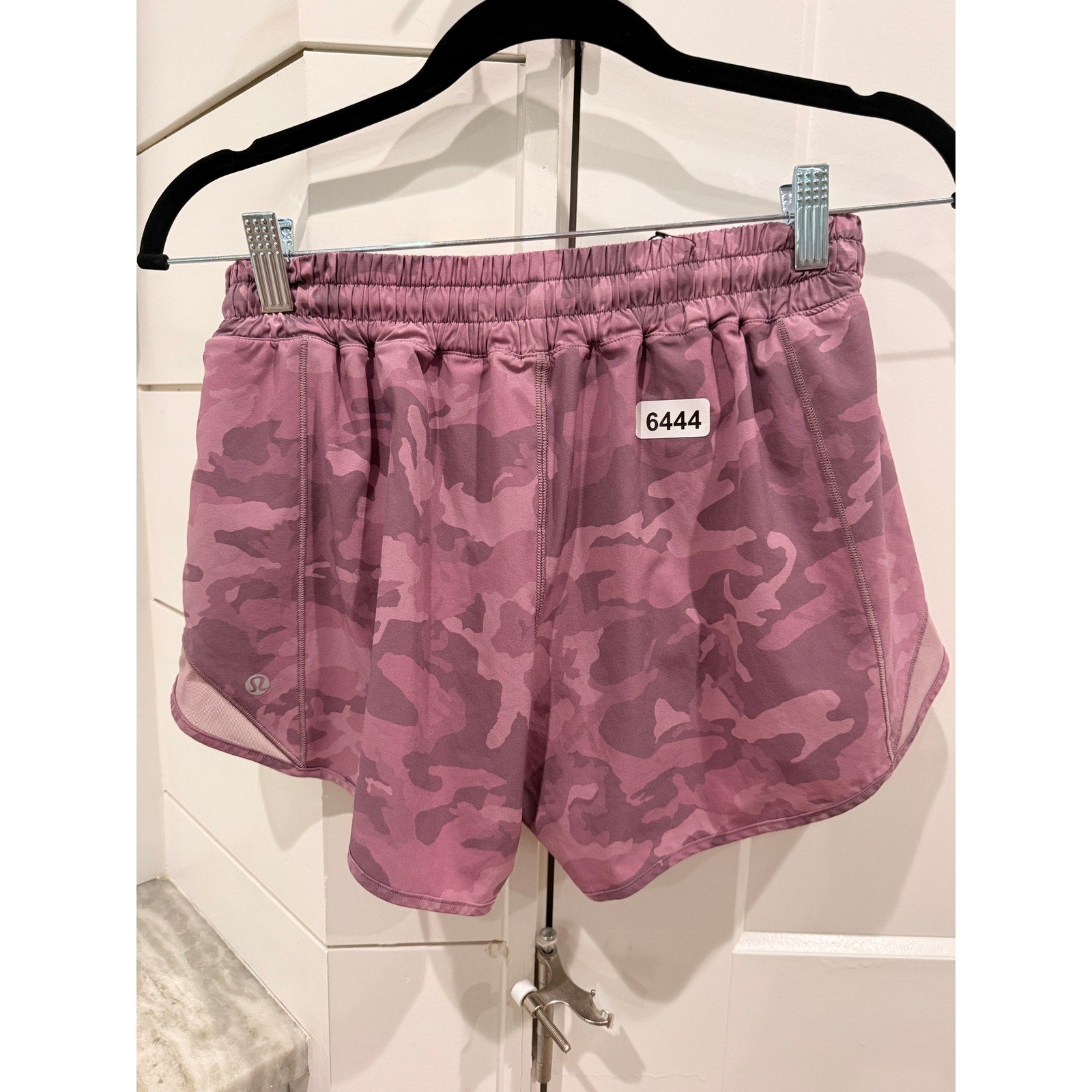6444 Lululemon Hotty Hot Short II *Long 4" Incognito Camo Pink Taupe Sz 8 *LOVED