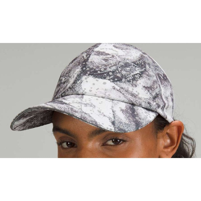 261 NWOT Lululemon Womens Fast and Free Running Hat Take Flight Grey Silver Reflective Multi
