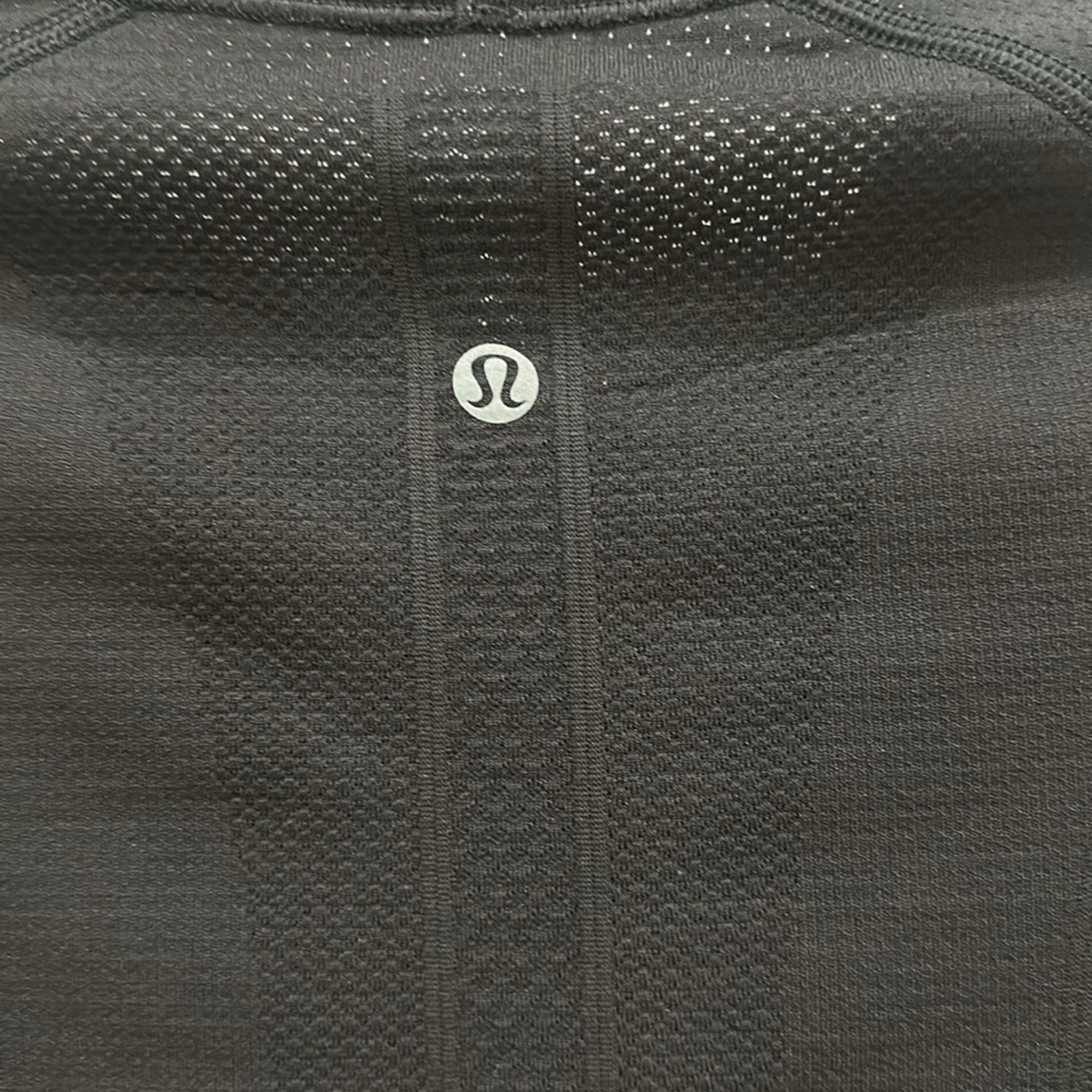 (6073)  🍋 LULULEMON Swiftly Tech Short Sleeve Scoop (Fan Gear) Sz 6 **LOVED
