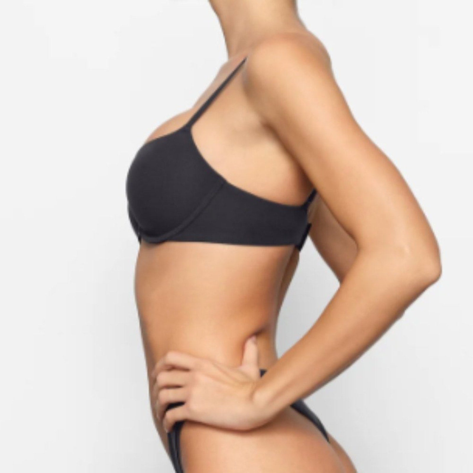 (2270) SKIMS NWT FITS EVERYBODY  PUSH UP DEMI BRA in ONXY 32DDDD