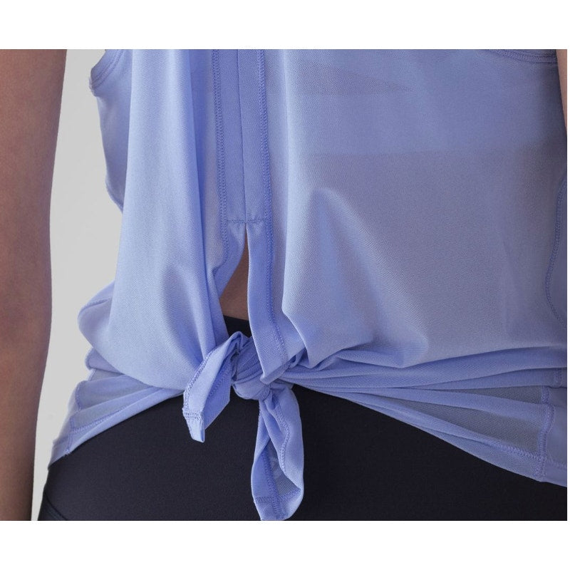 6398 Lululemon Two With One Singlet in Sz 8 (Hydrangea Blue)