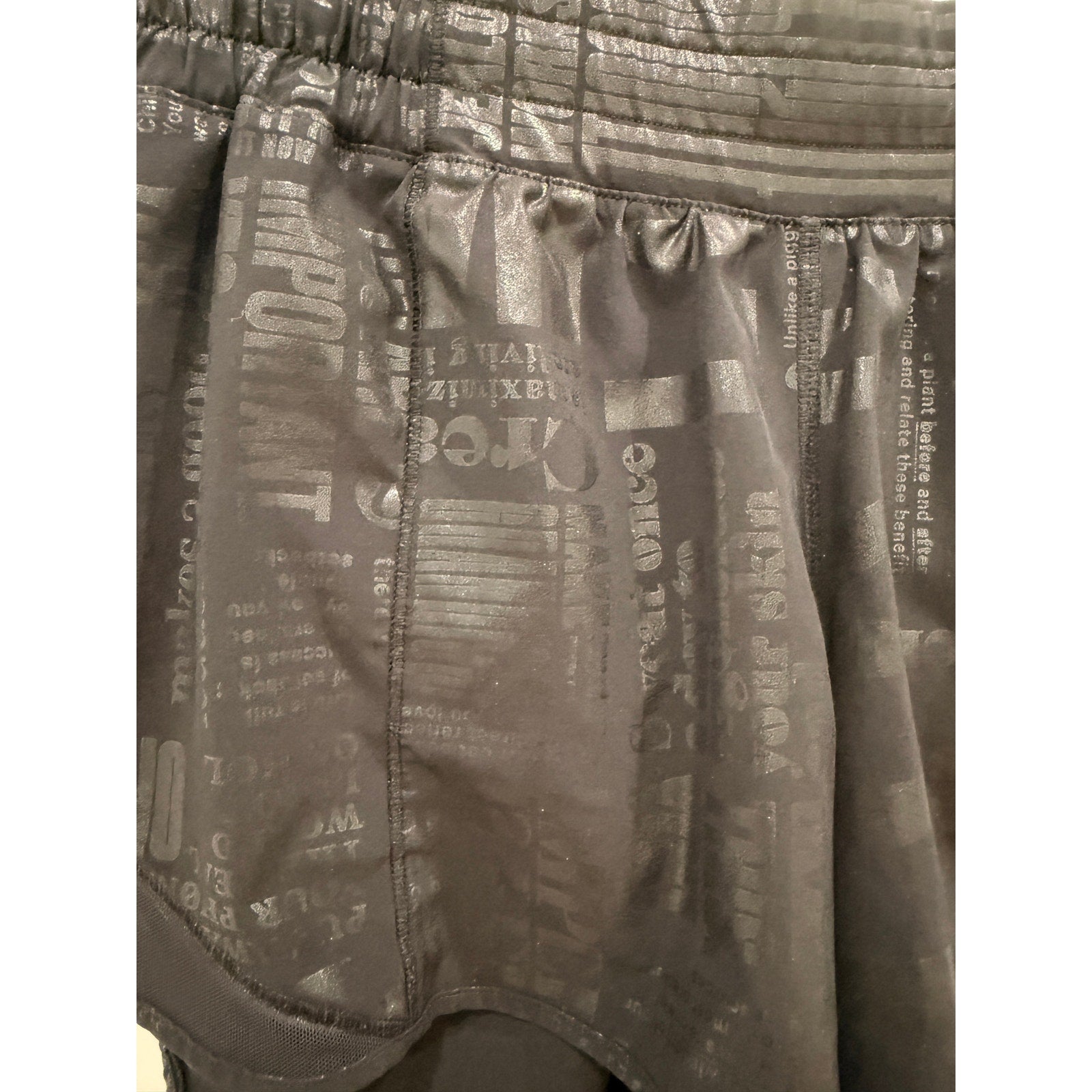 6445 Lululemon Hotty Hot Short II *Long 4" 20YR Manifesto Foil *LOGO Fade