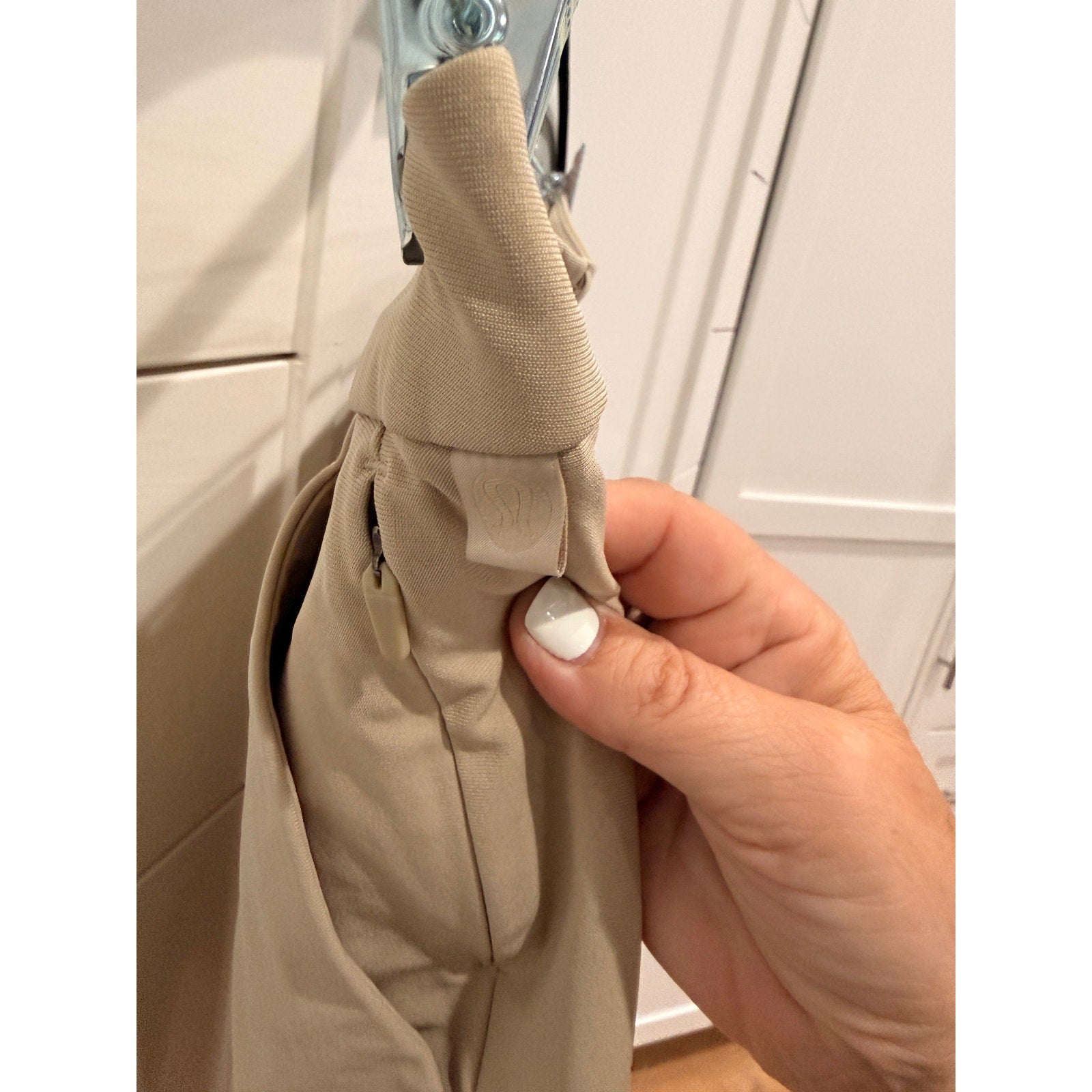 413 - LULULEMON Commission Pant Slim 32" *Warpstreme Trench in 29W