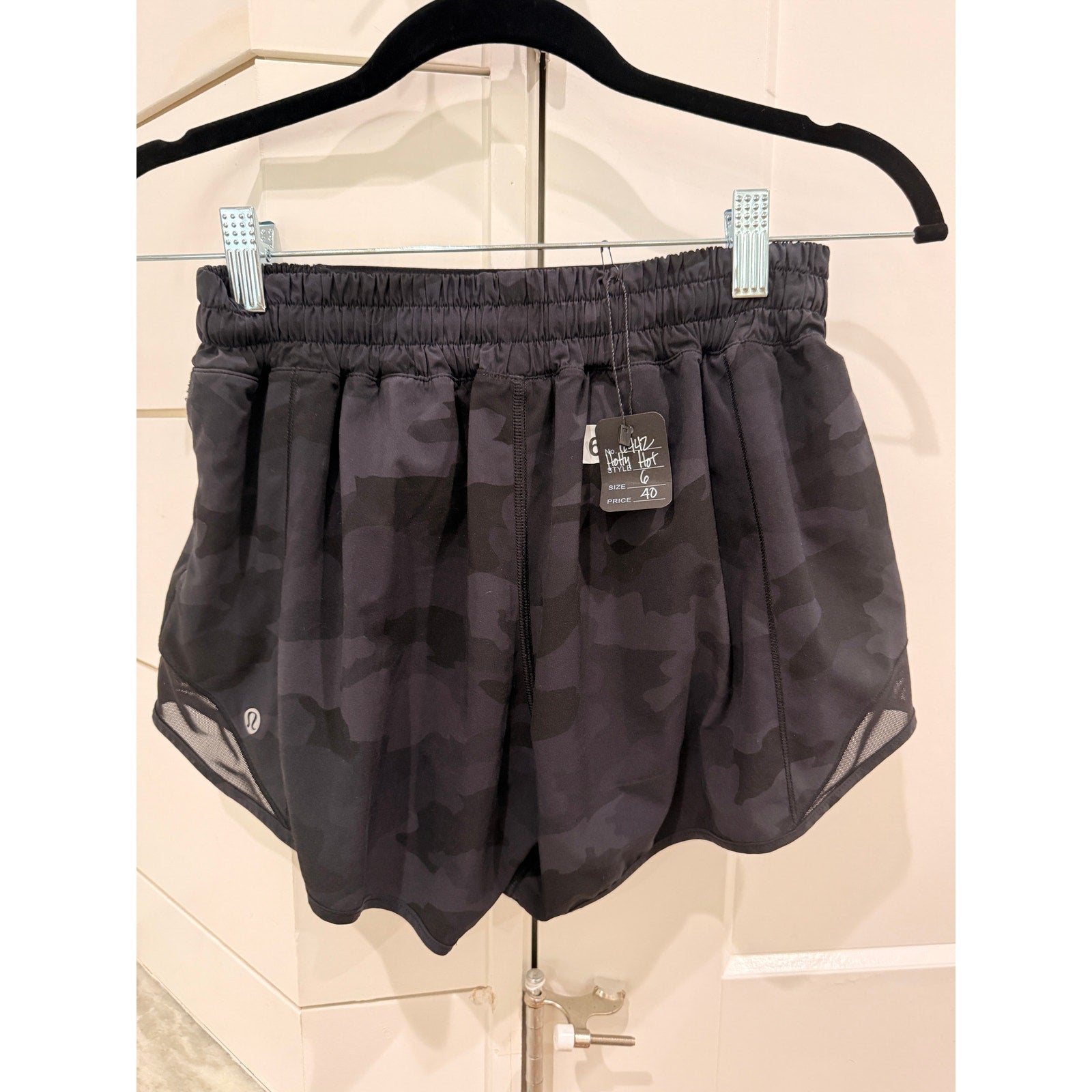 6442 Lululemon Hotty Hot Short II *Long 4" Heritage 365 Camo Deep Coal Sz 6 *LOVED