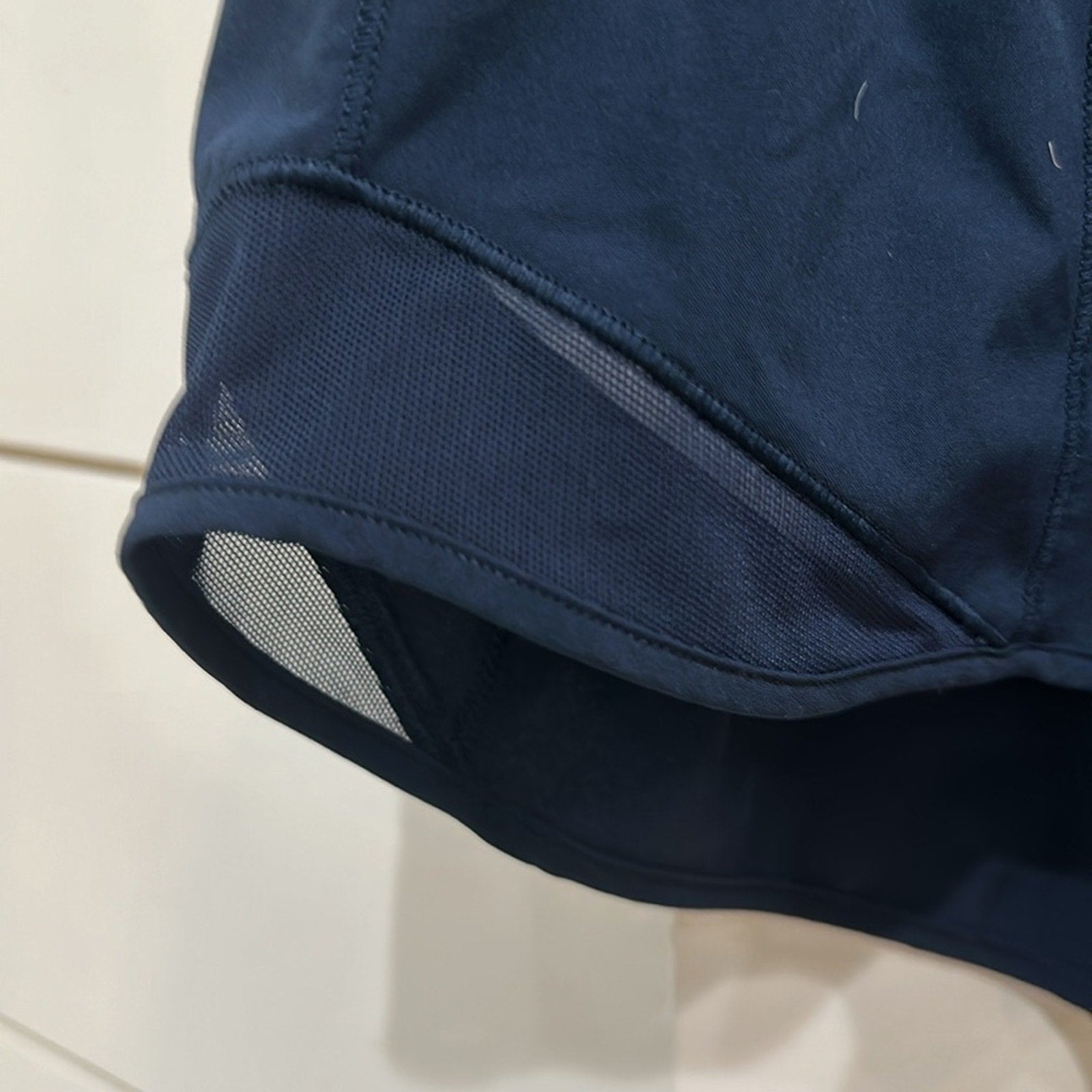 (6368) Lululemon Hotty Hot Short *High-Rise 2.5" TRUE NAVY in Sz 6