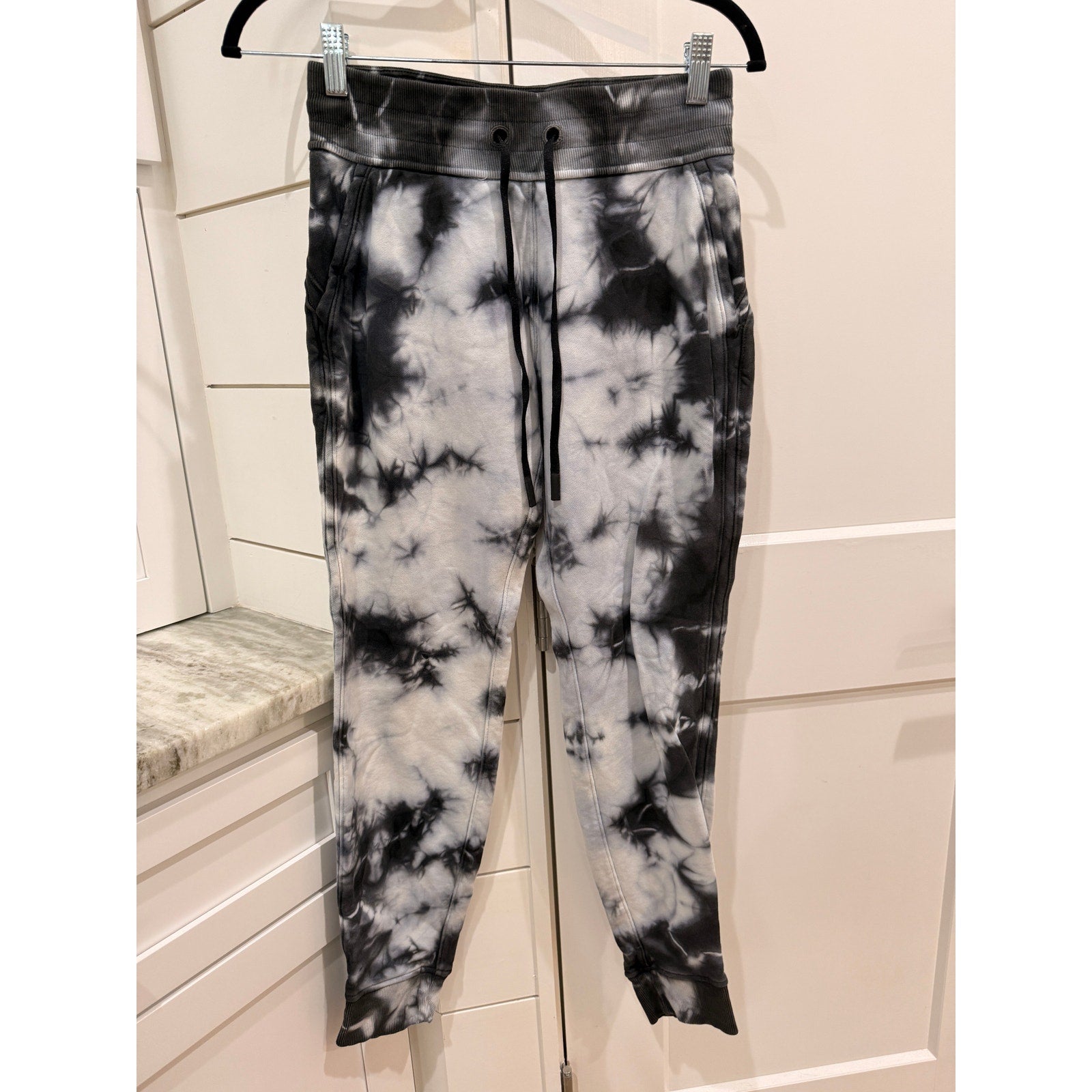6573 Lululemon Warm Down Jogger *Earth Dye Earth Dye Stone sz 4 *LOVED