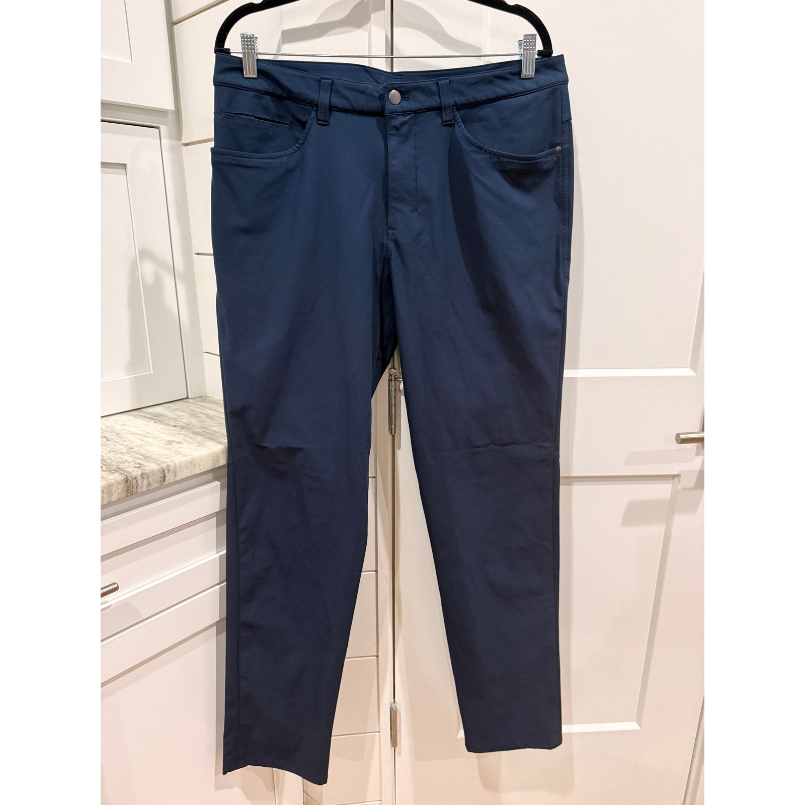 412 - LULULEMON ABC Pant Classic *34" Classic Navy in 34W