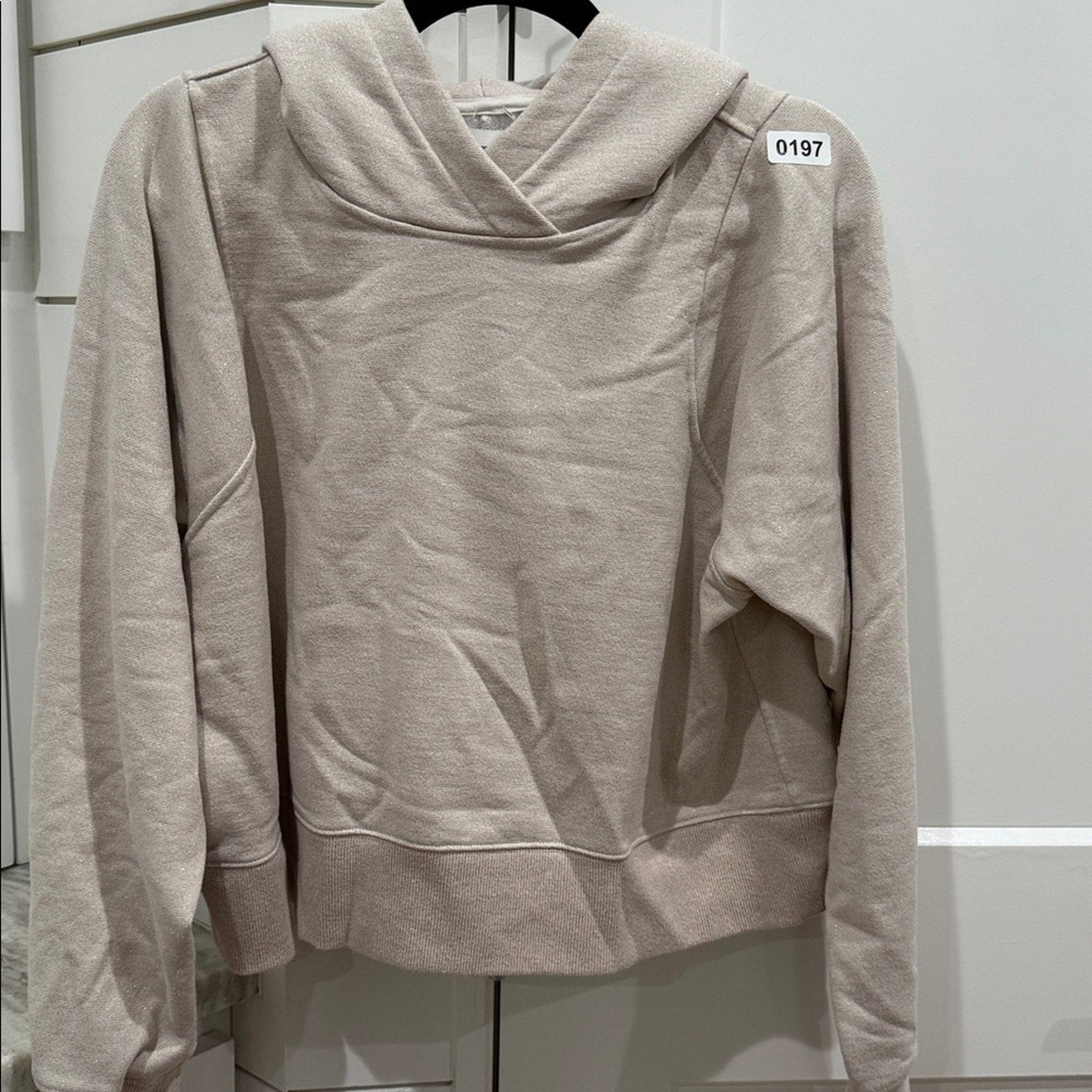 197 Lululemon Loungeful Cropped Hoodie *Spark Bone / Beige sz 4/6