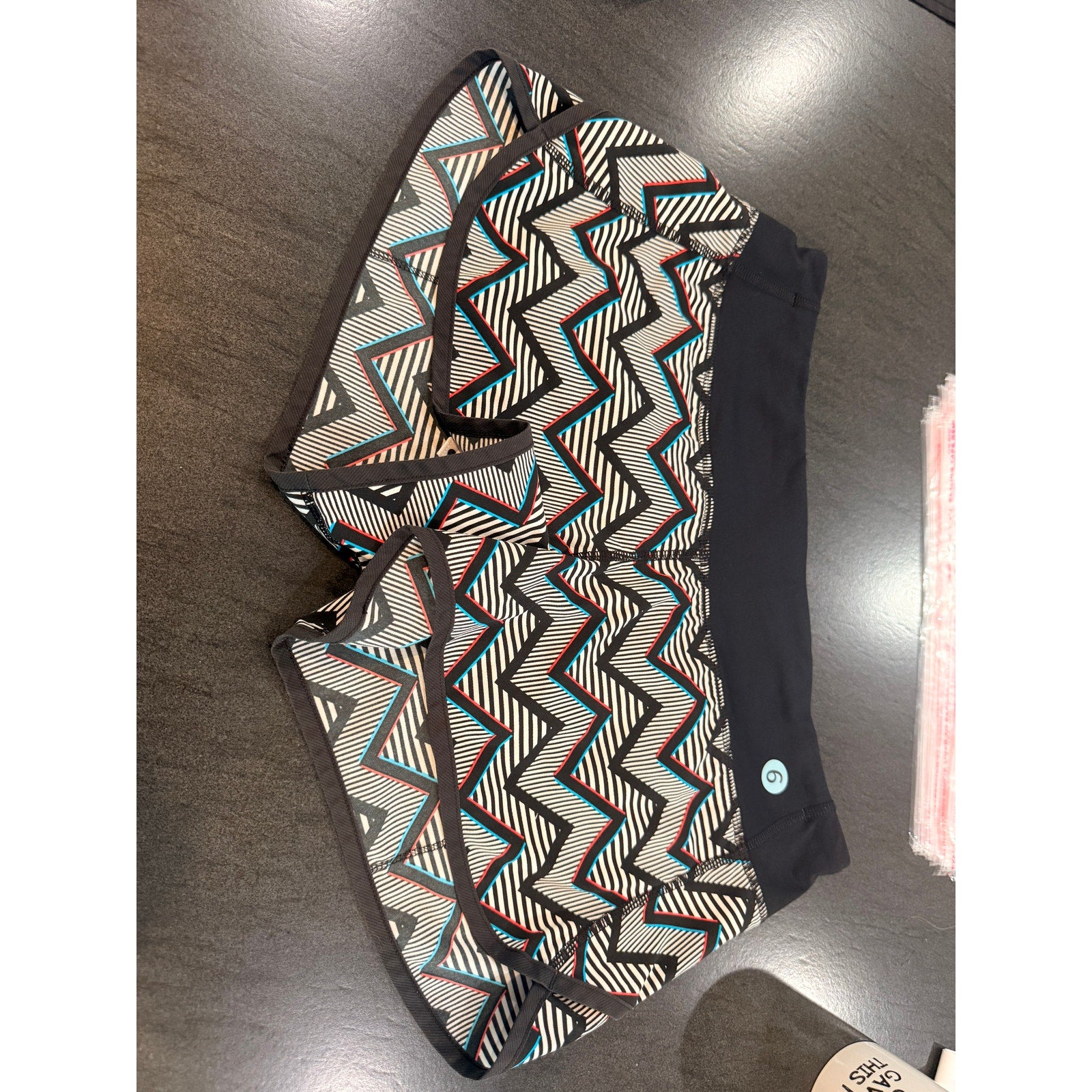 6437 - LULULEMON Speed Short 2014 Seawheeze - 3D Chevron Sz 6 *RARE