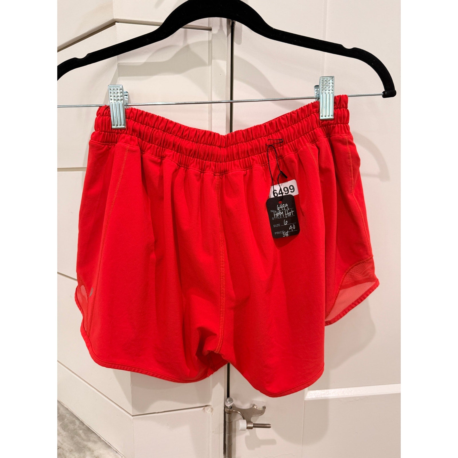6499 Lululemon Hotty Hot Short II *Long 4" Carnation Redin Sz 6 *LOVED