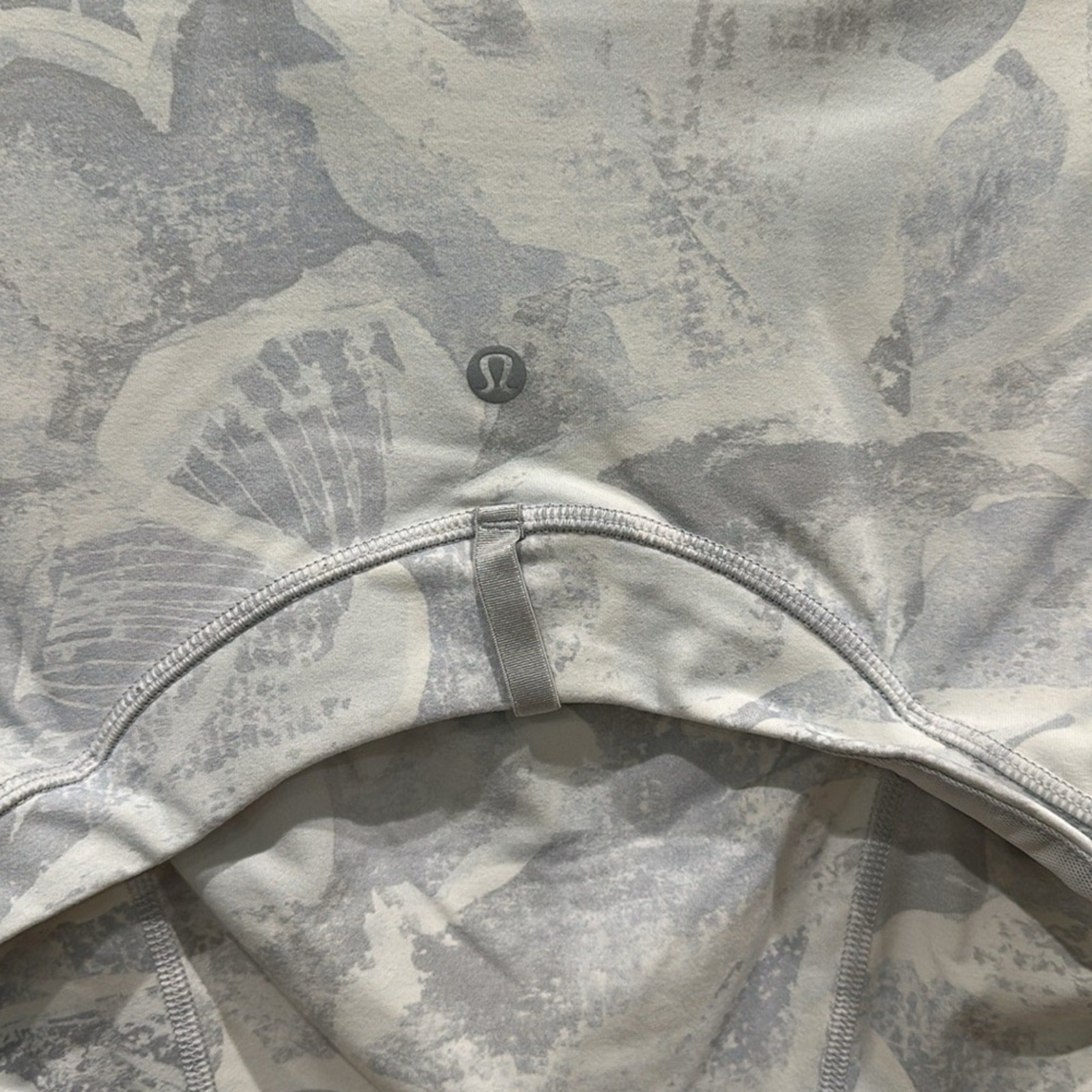 (6239) LULULEMON Define Jacket Sz 4 *EUC