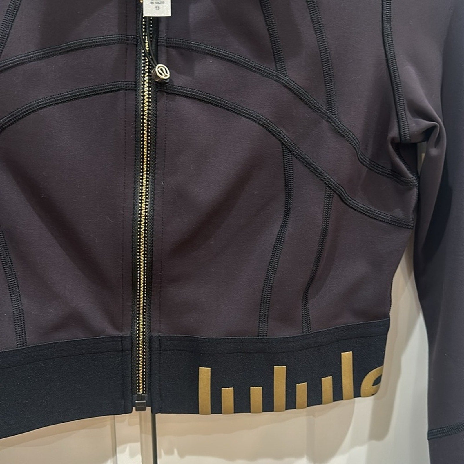 (2469) LULULEMON DEFINE CROP JACKET *GOLD **SPECIAL EDITION