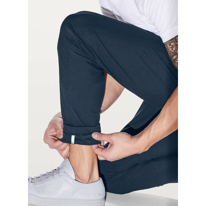 412 - LULULEMON ABC Pant Classic *34" Classic Navy in 34W