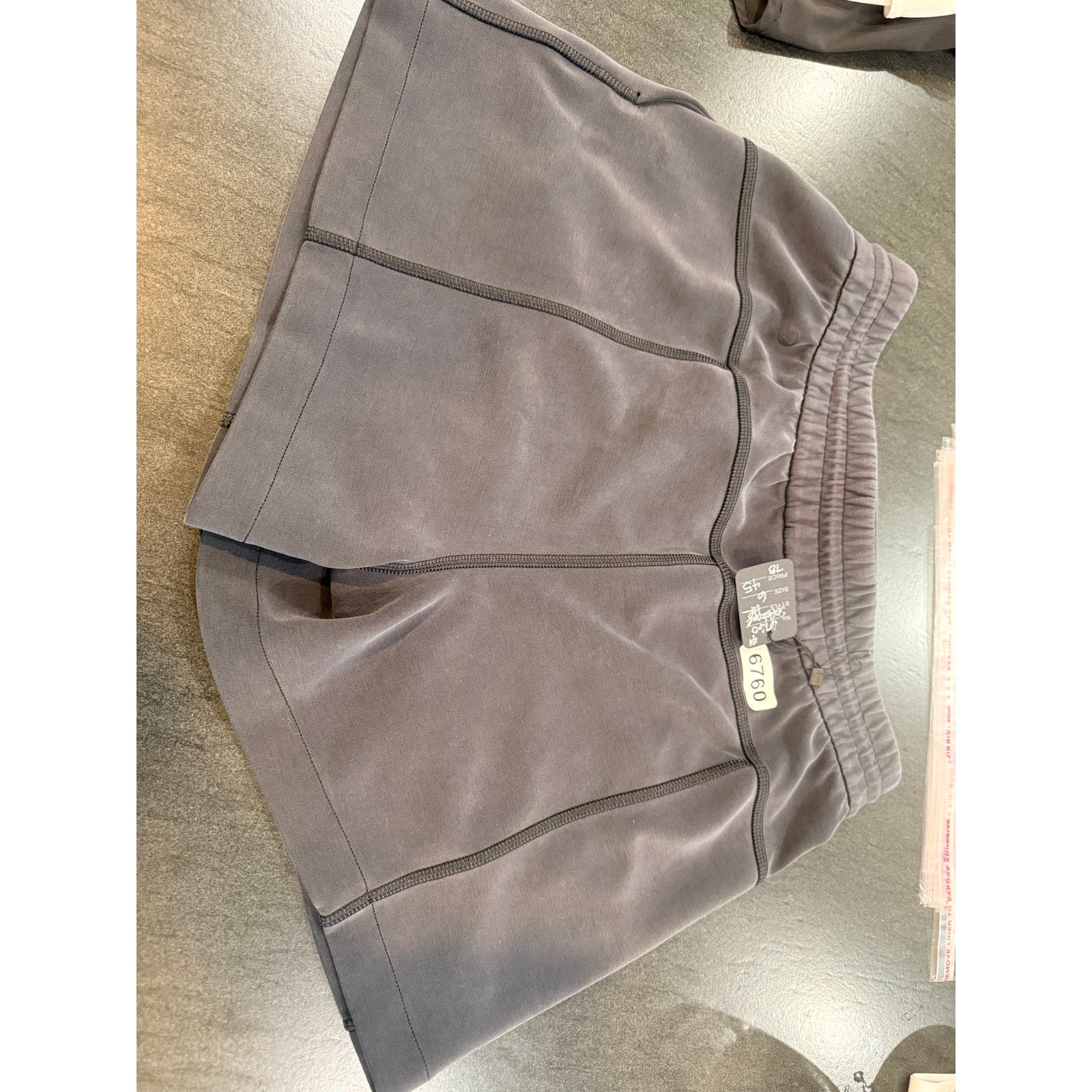 6760 - Lululemon Softstreme High-Rise Short 4" Black Sz 6