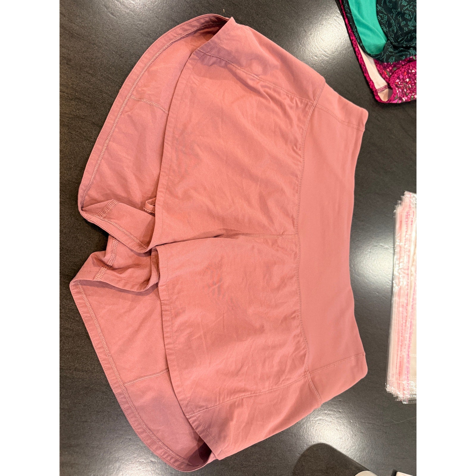 56 - Lululemon Speed Up Short Hi-Rise *2.5" Figue in Sz 10