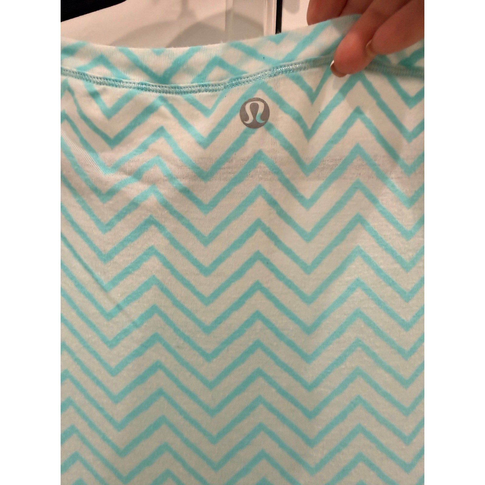 450 - LULULEMON Presence Of Mind Long Slv Texture Chevrn Angel Blue Sz 12 10