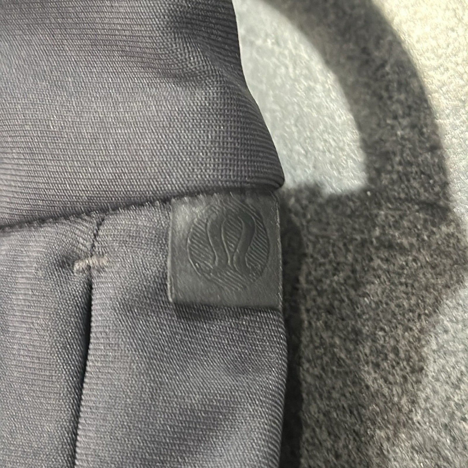 (6319) LULULEMON Commission Pant Slim 34"L *Warpstreme Sz 36W in NAVY