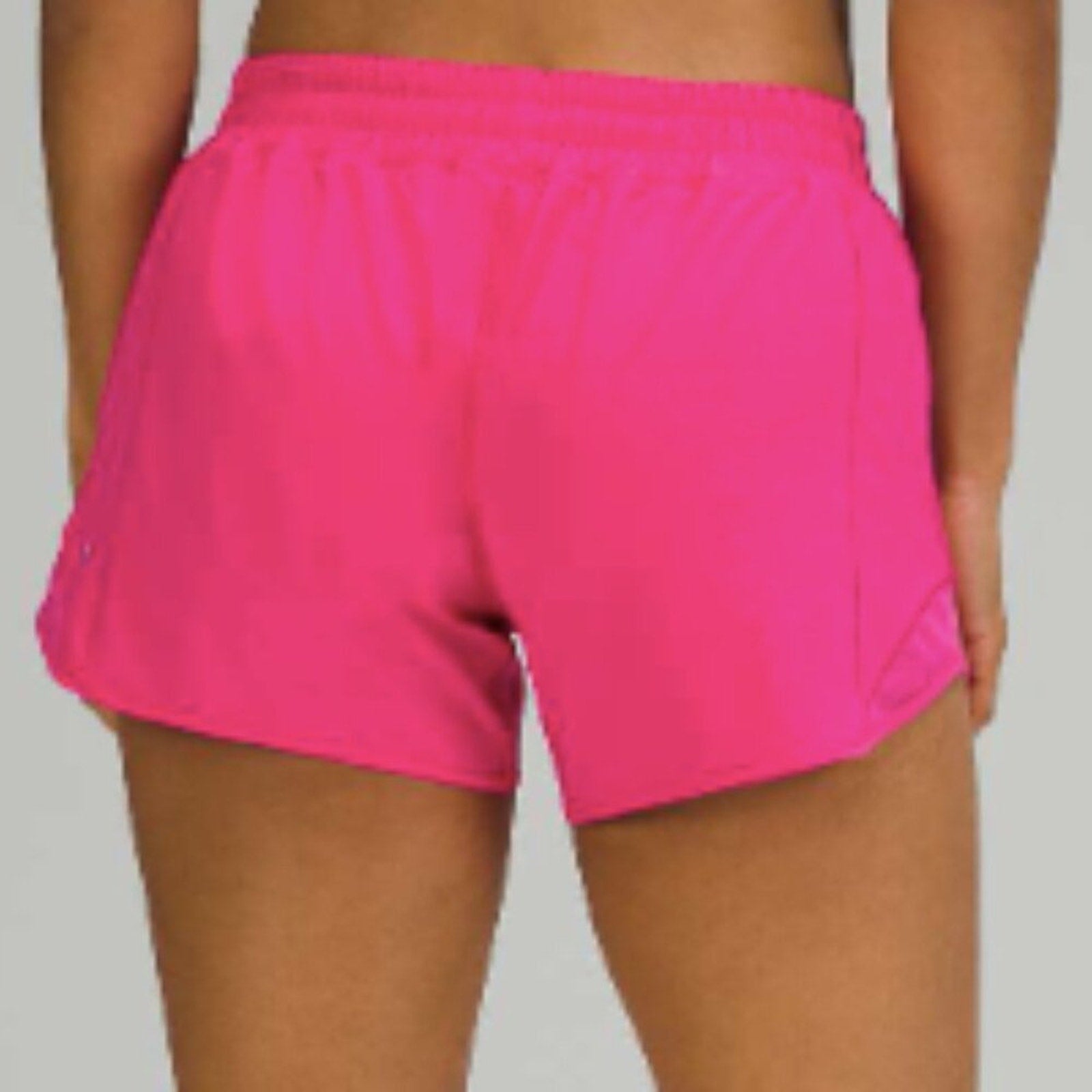 (6355) Lululemon Hotty Hot Low Rise Short 4" in Sz 10