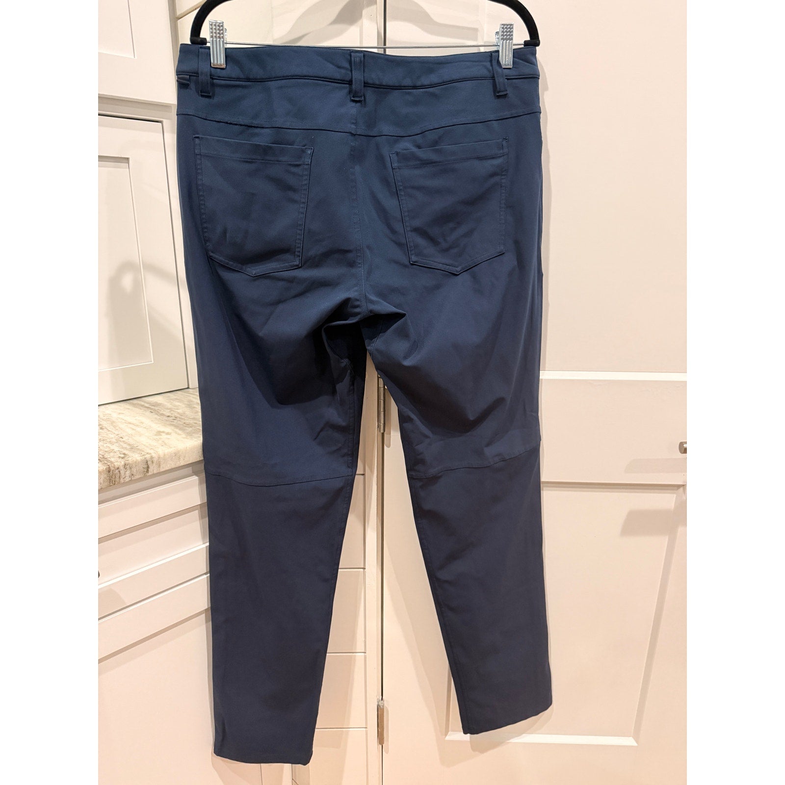412 - LULULEMON ABC Pant Classic *34" Classic Navy in 34W