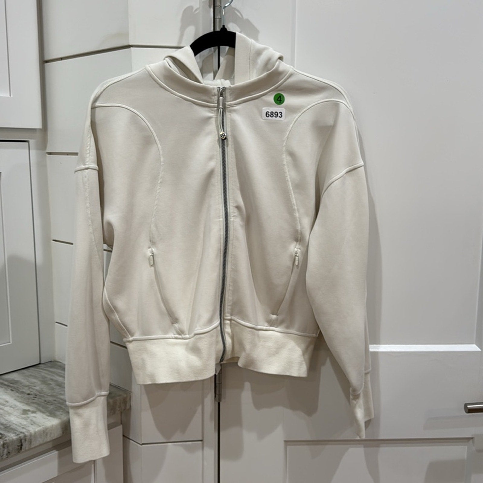 (6893) LULULEMON Softstreme Pocketed Hoodie in Lemon Sorbet in Sz4