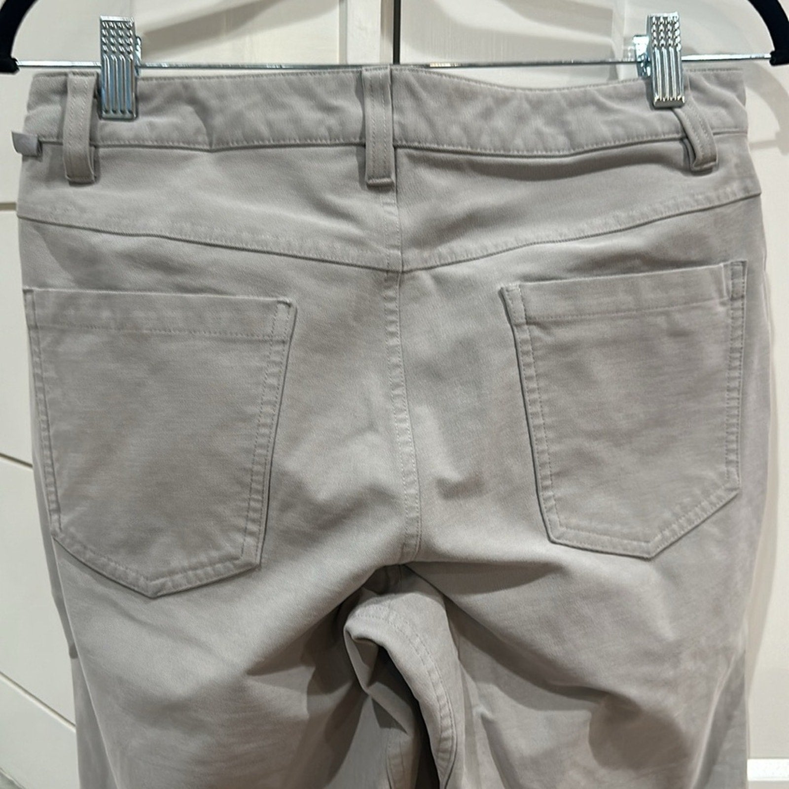 (6324) LULULEMON ABC Pant Slim 32" L *Utilitech 30"W in Dove Grey *FLAW
