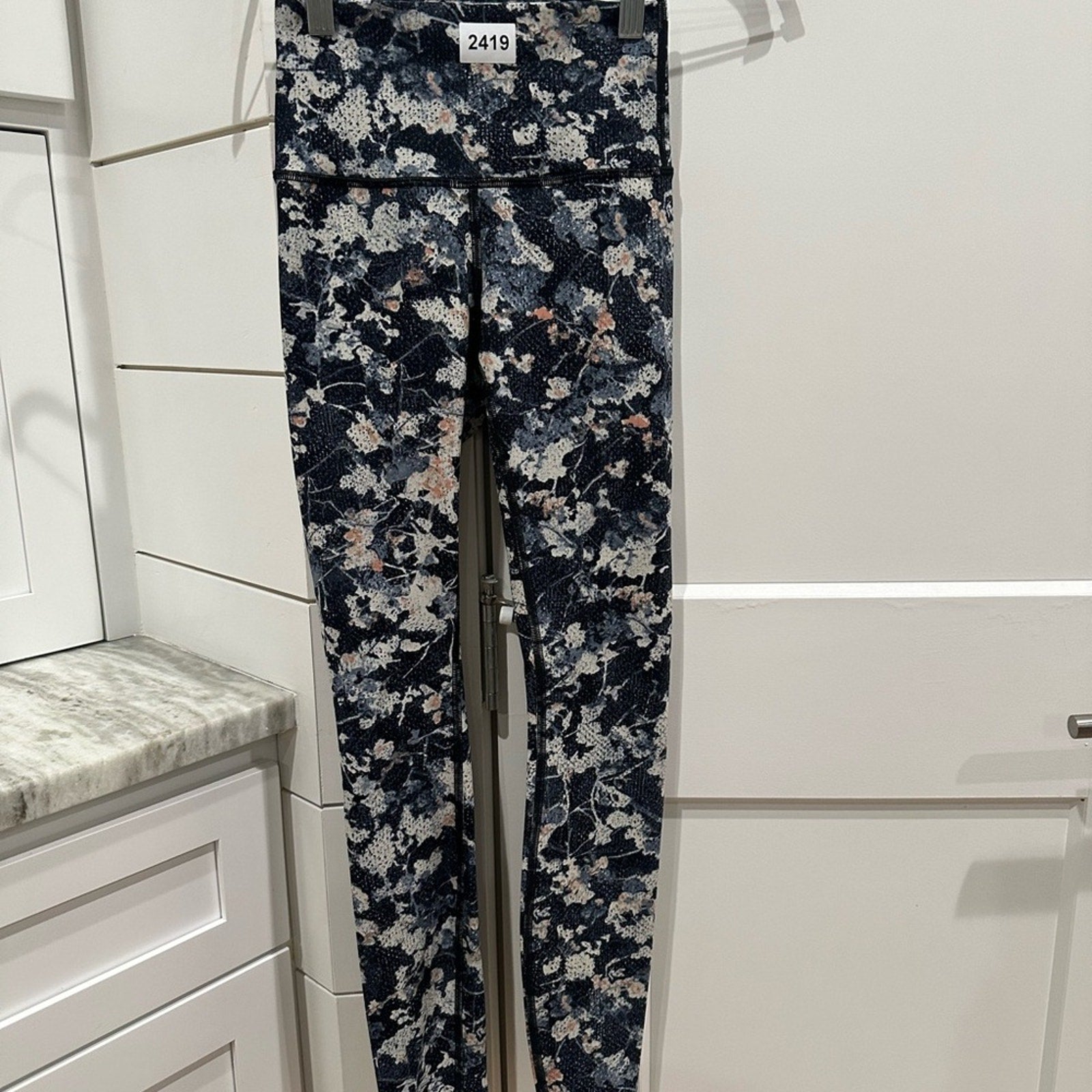 (2419) Lululemon Wunder Under Hi-Rise Tight 28" Sz 2 * LOVED