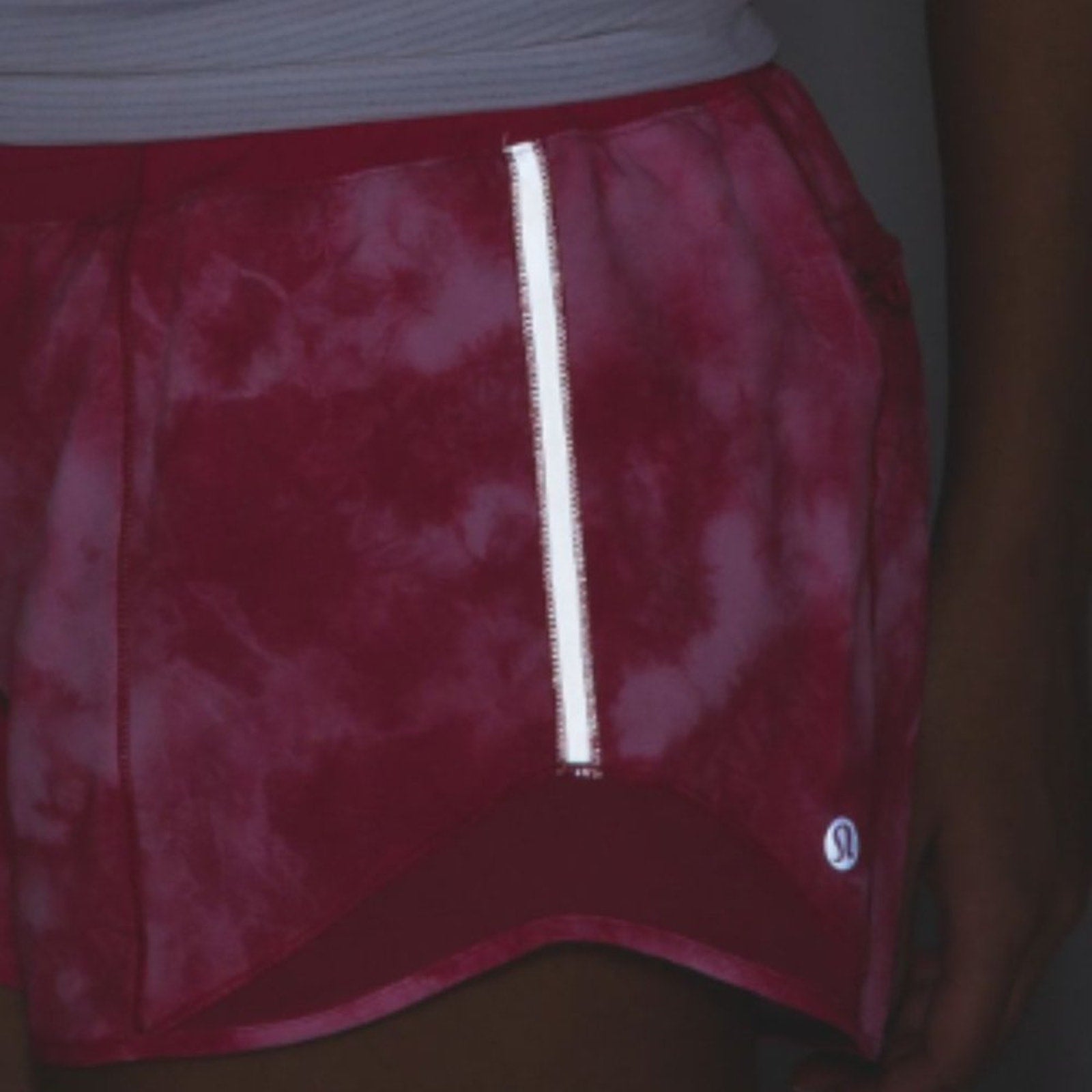 (2172) LULULEMON HOTTY HOT SHORTS Sz 4 **LOVED**